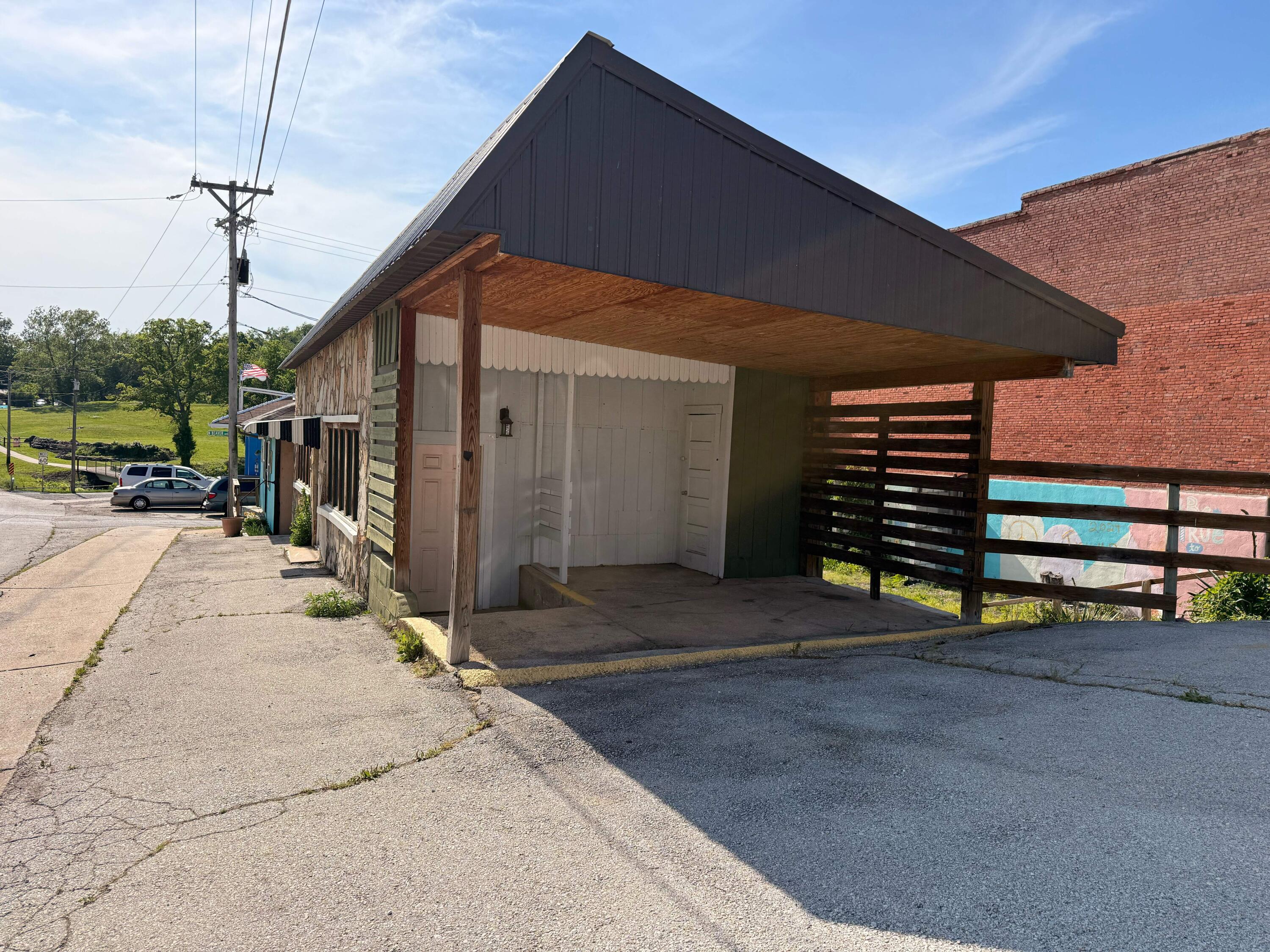 117 West 60 Highway Property Photo 2