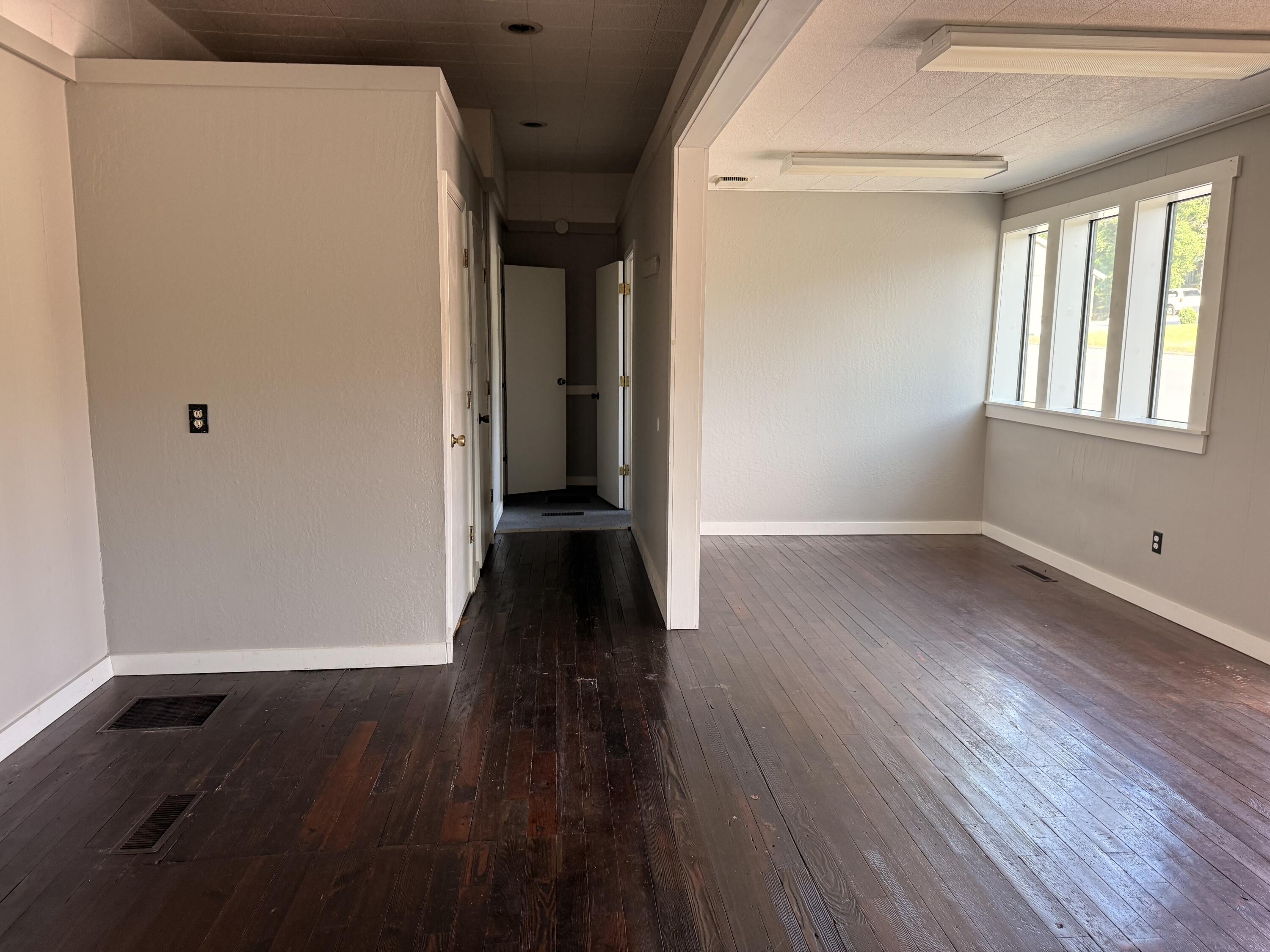 117 West 60 Highway Property Photo 7