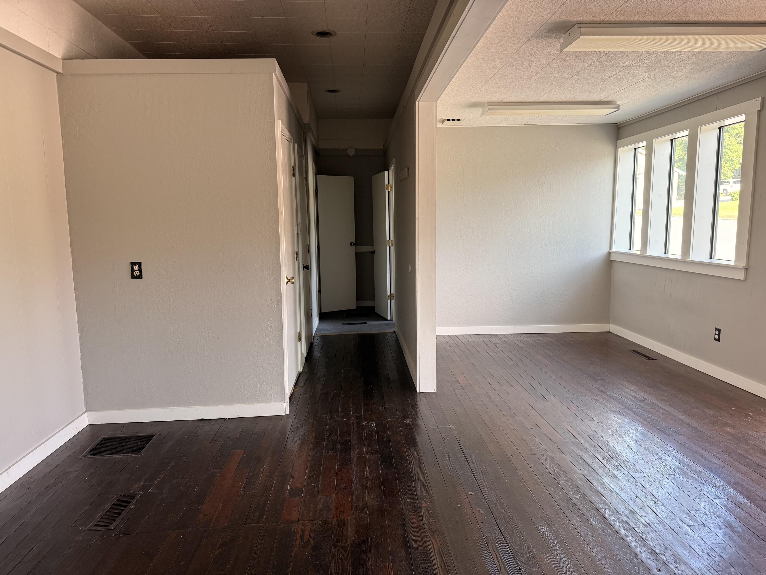 117 West 60 Highway Property Photo 8