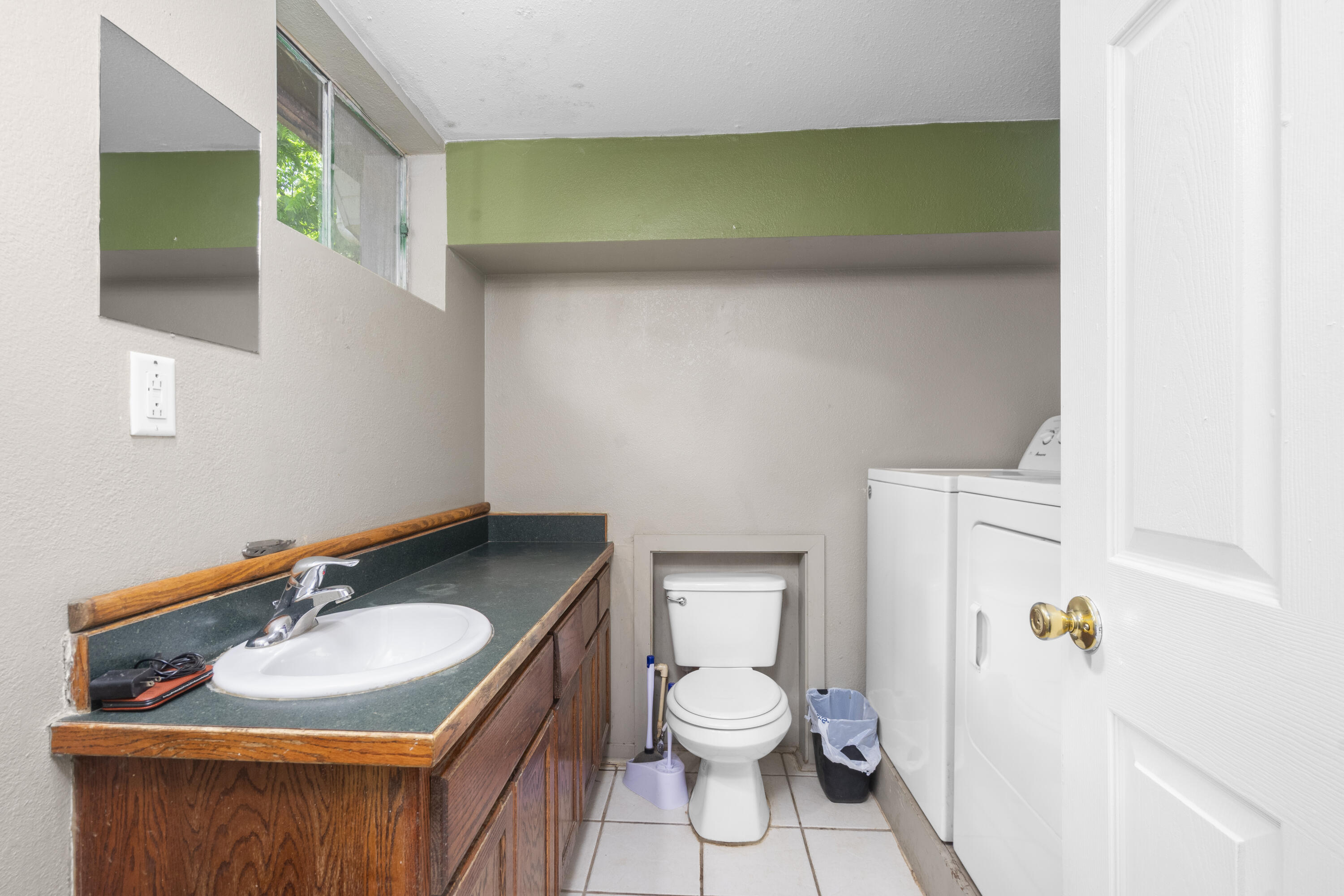 300 West Jackson Street Property Photo 16