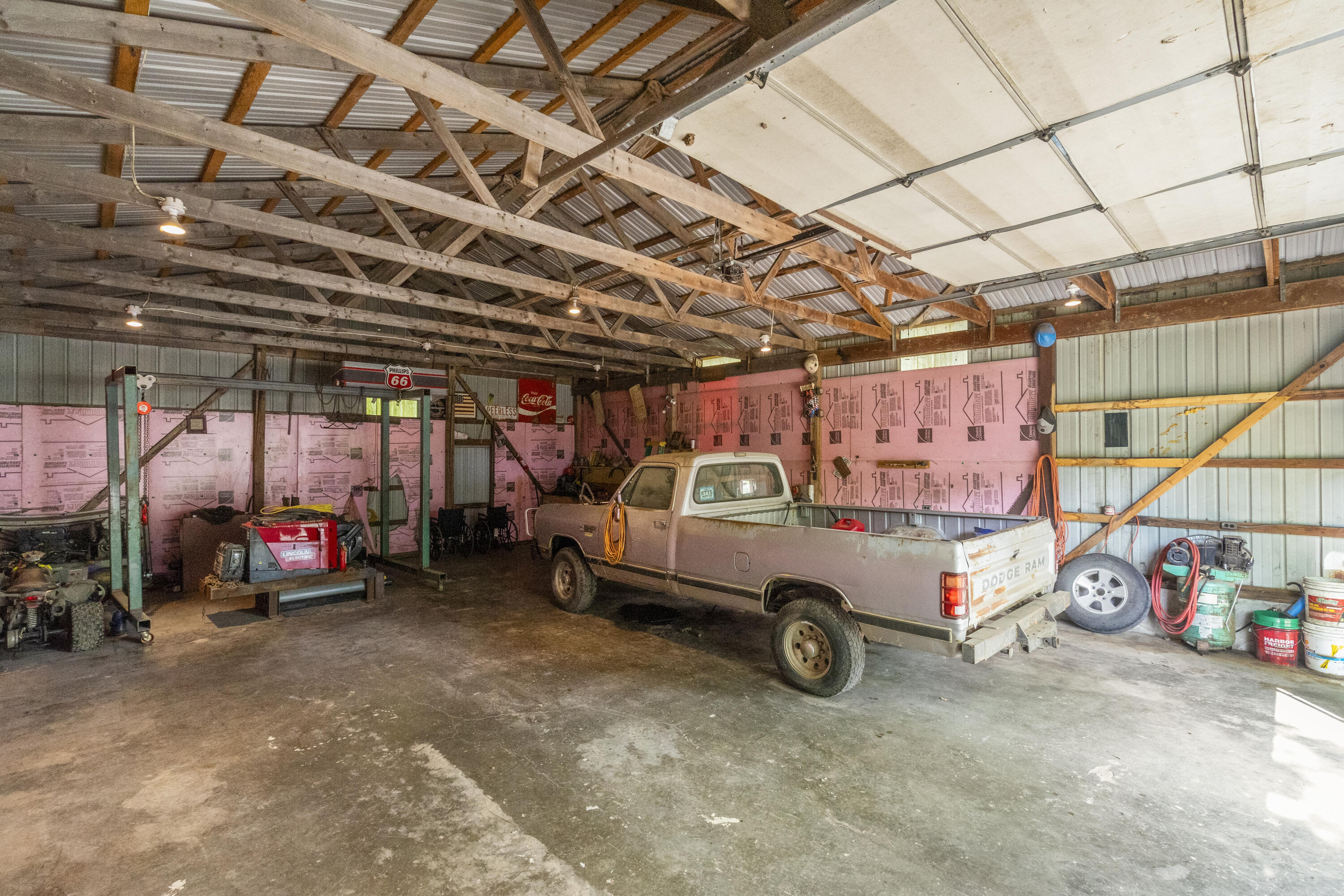 300 West Jackson Street Property Photo 28