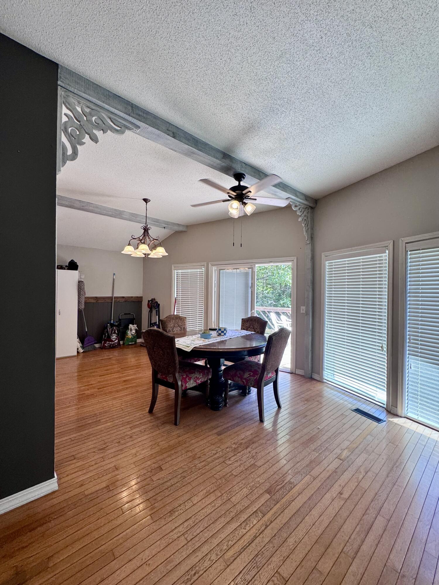 429 Pine Cone Lane Property Photo 6