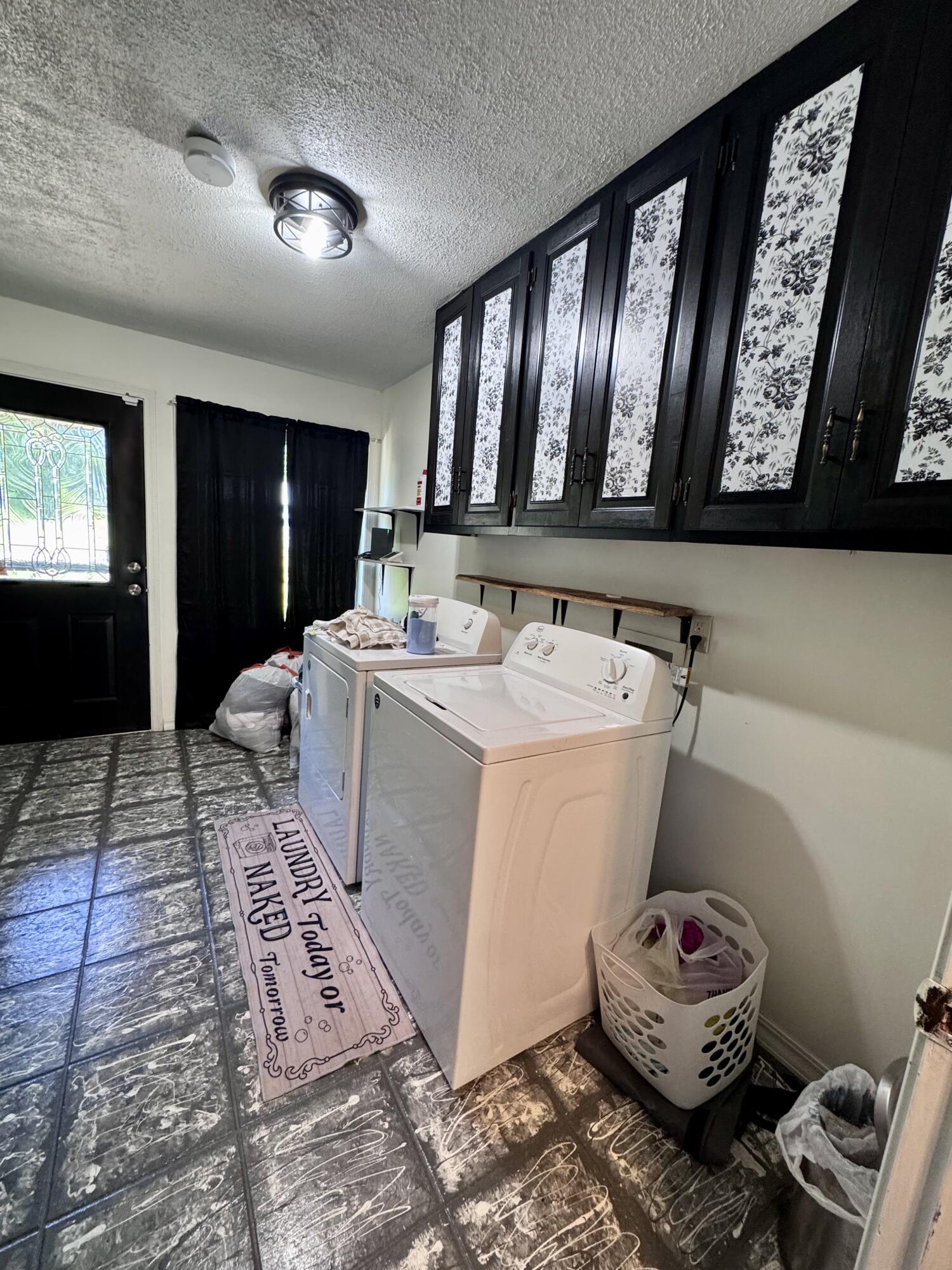 429 Pine Cone Lane Property Photo 14
