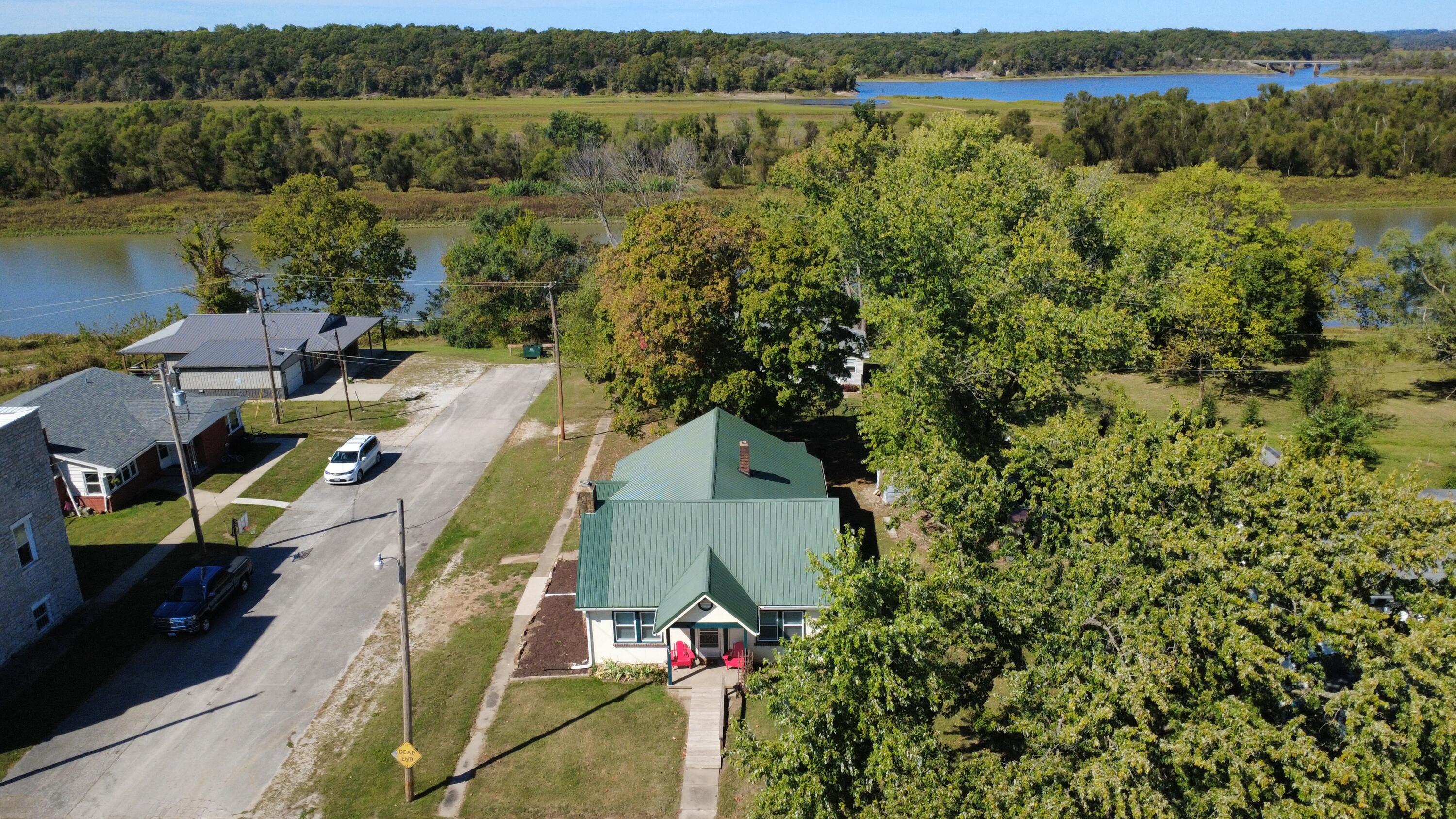 710 Main Street Property Photo 3