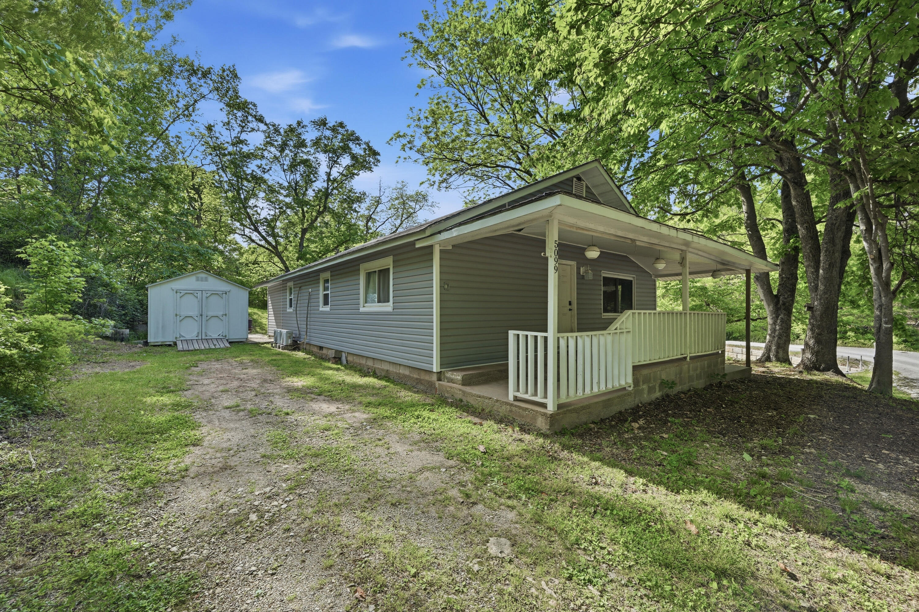 5099 Maple Drive Property Photo 3