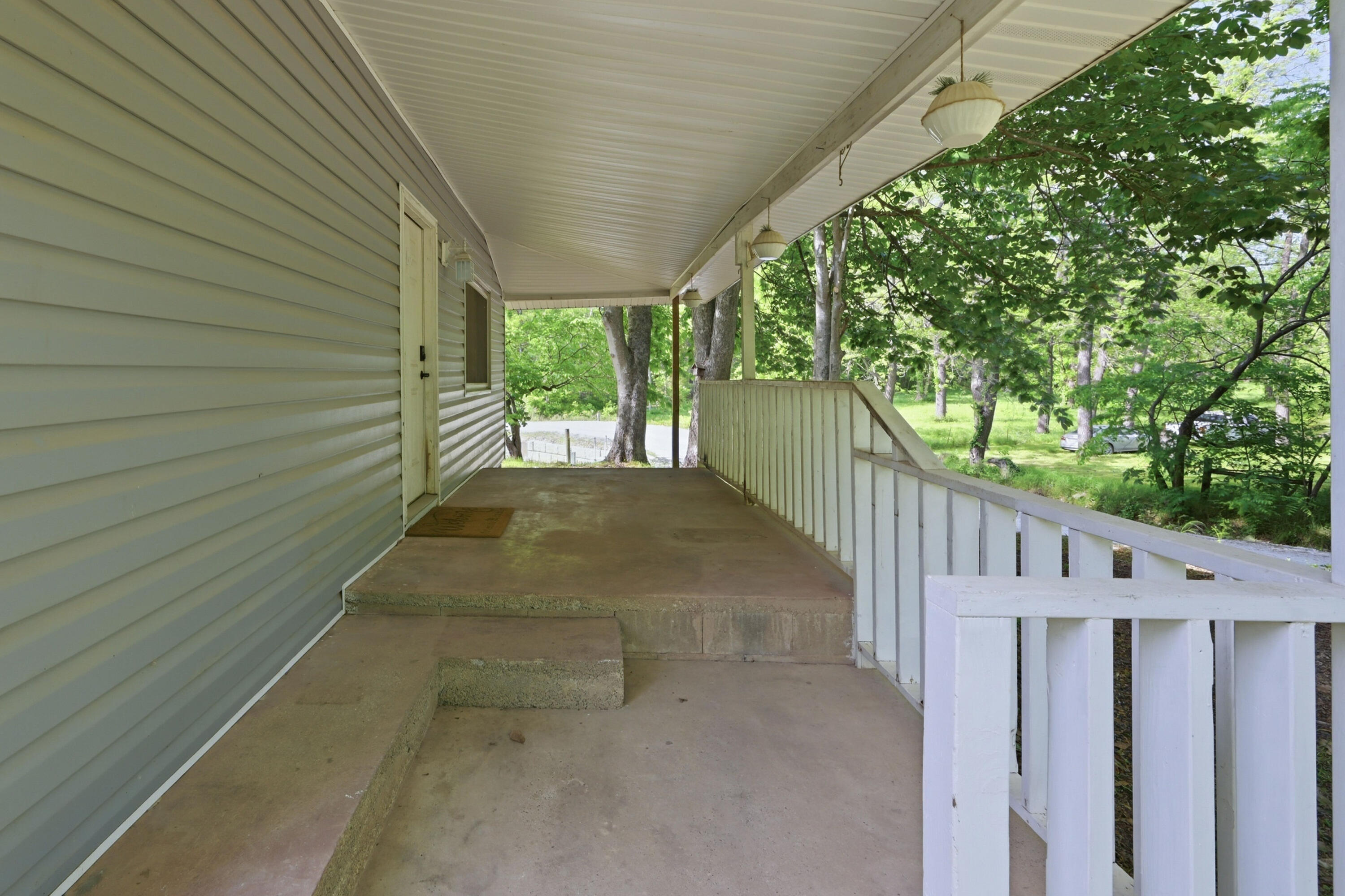 5099 Maple Drive Property Photo 5