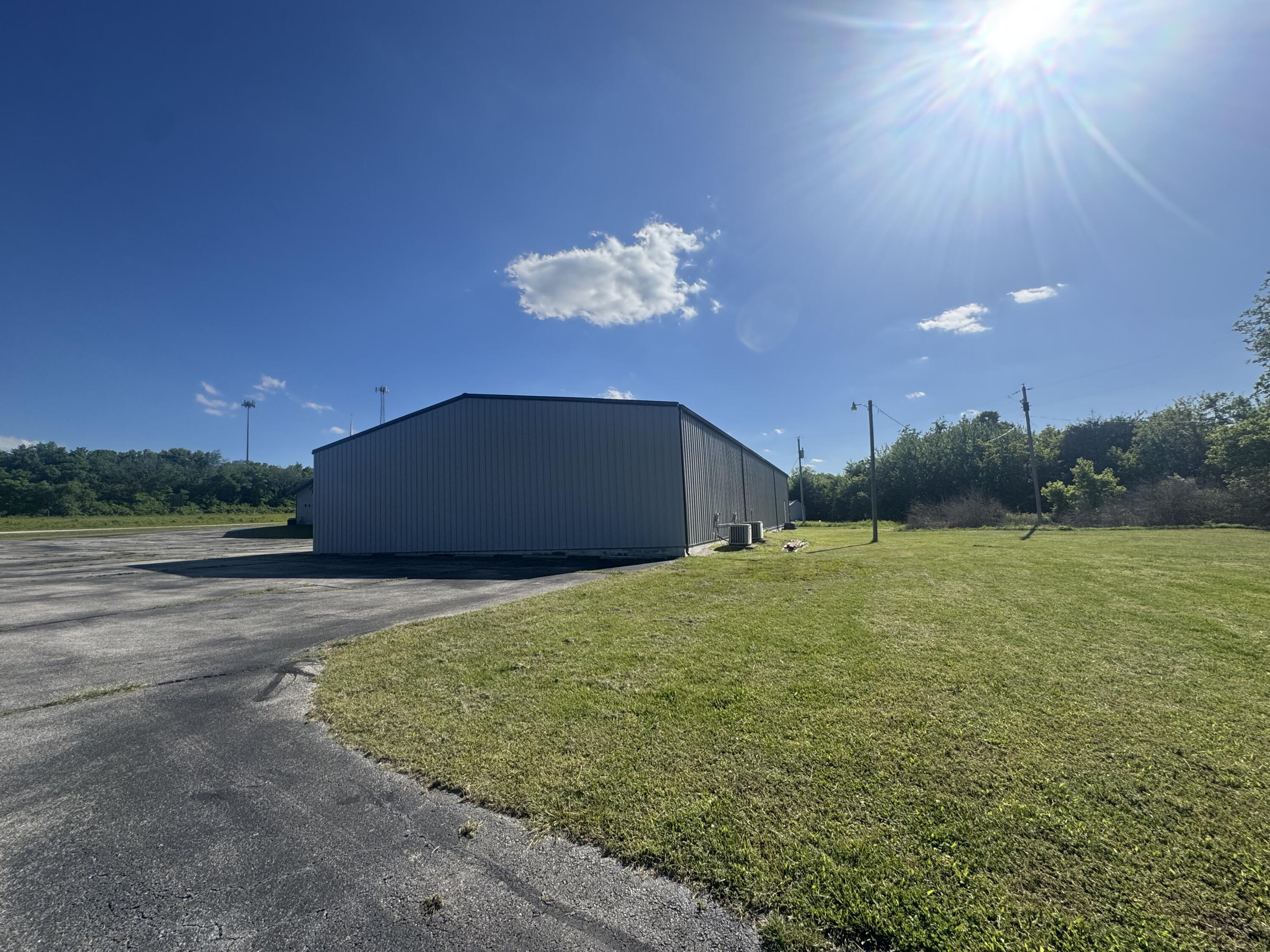 18715 Hyacinth Road Property Photo 6