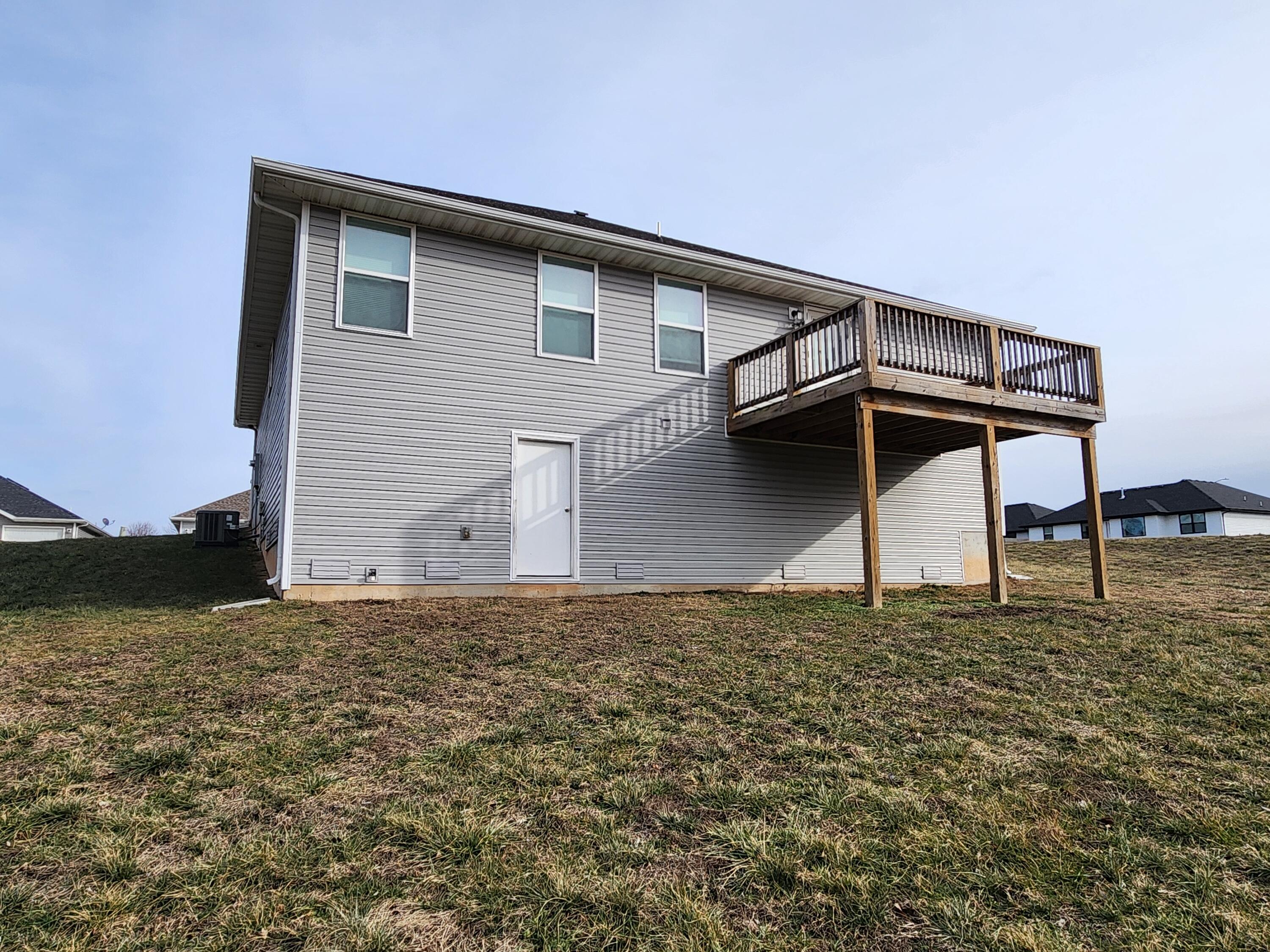 1295 South Whitaker Avenue Property Photo 3