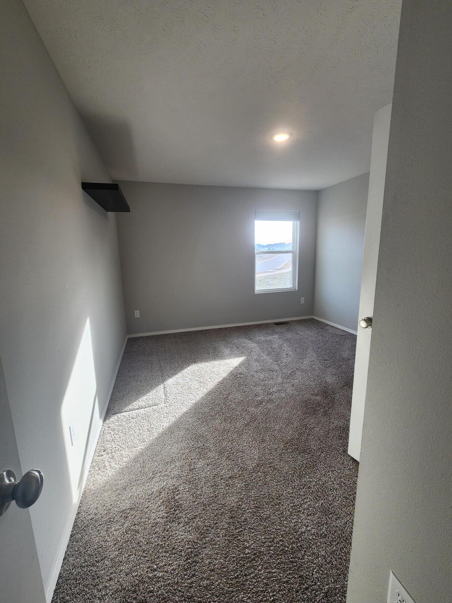 1295 South Whitaker Avenue Property Photo 10