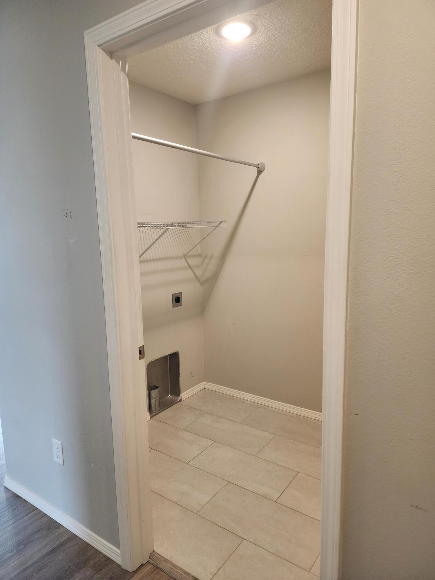 1295 South Whitaker Avenue Property Photo 12