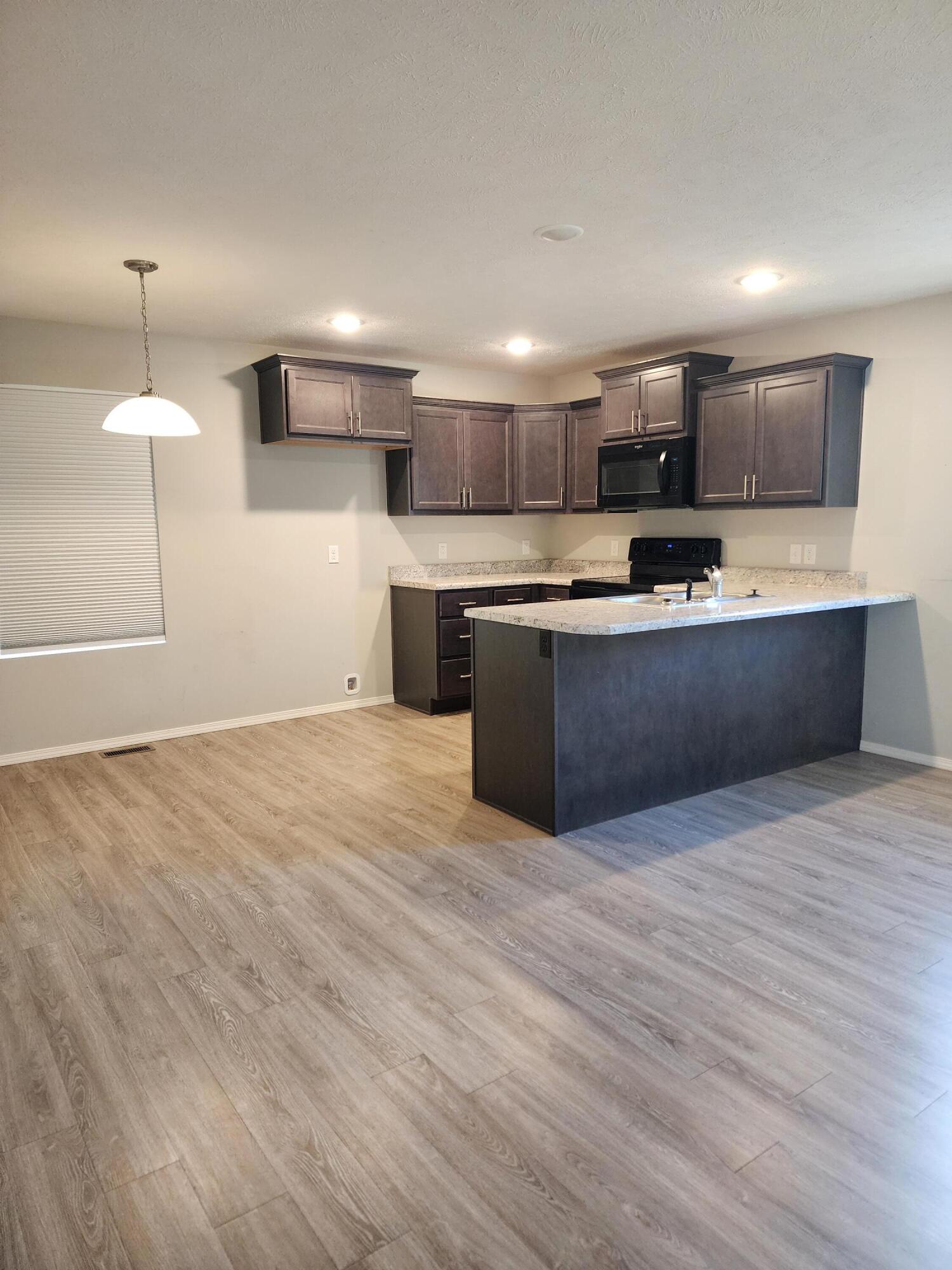 1295 South Whitaker Avenue Property Photo 14