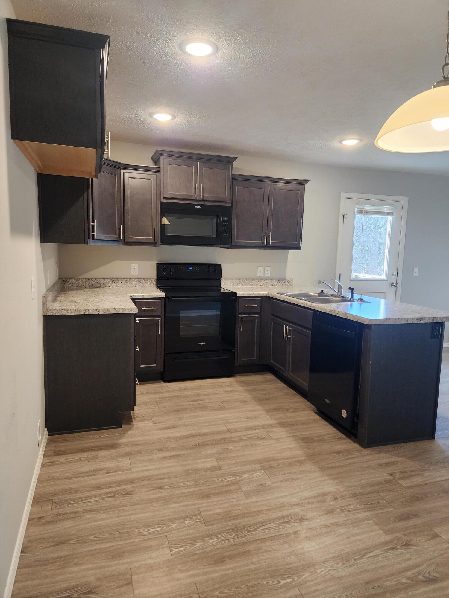 1295 South Whitaker Avenue Property Photo 15
