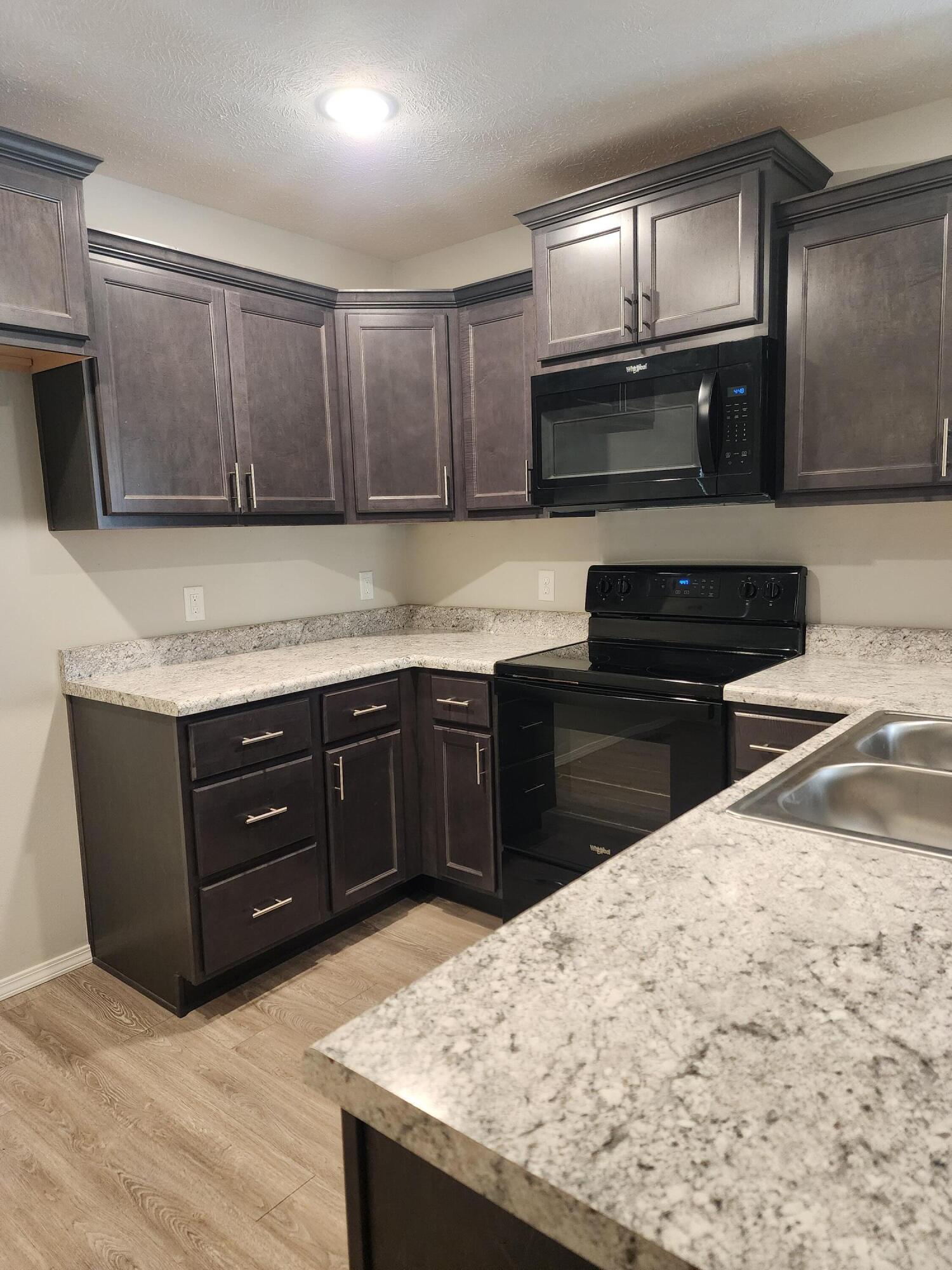 1295 South Whitaker Avenue Property Photo 16