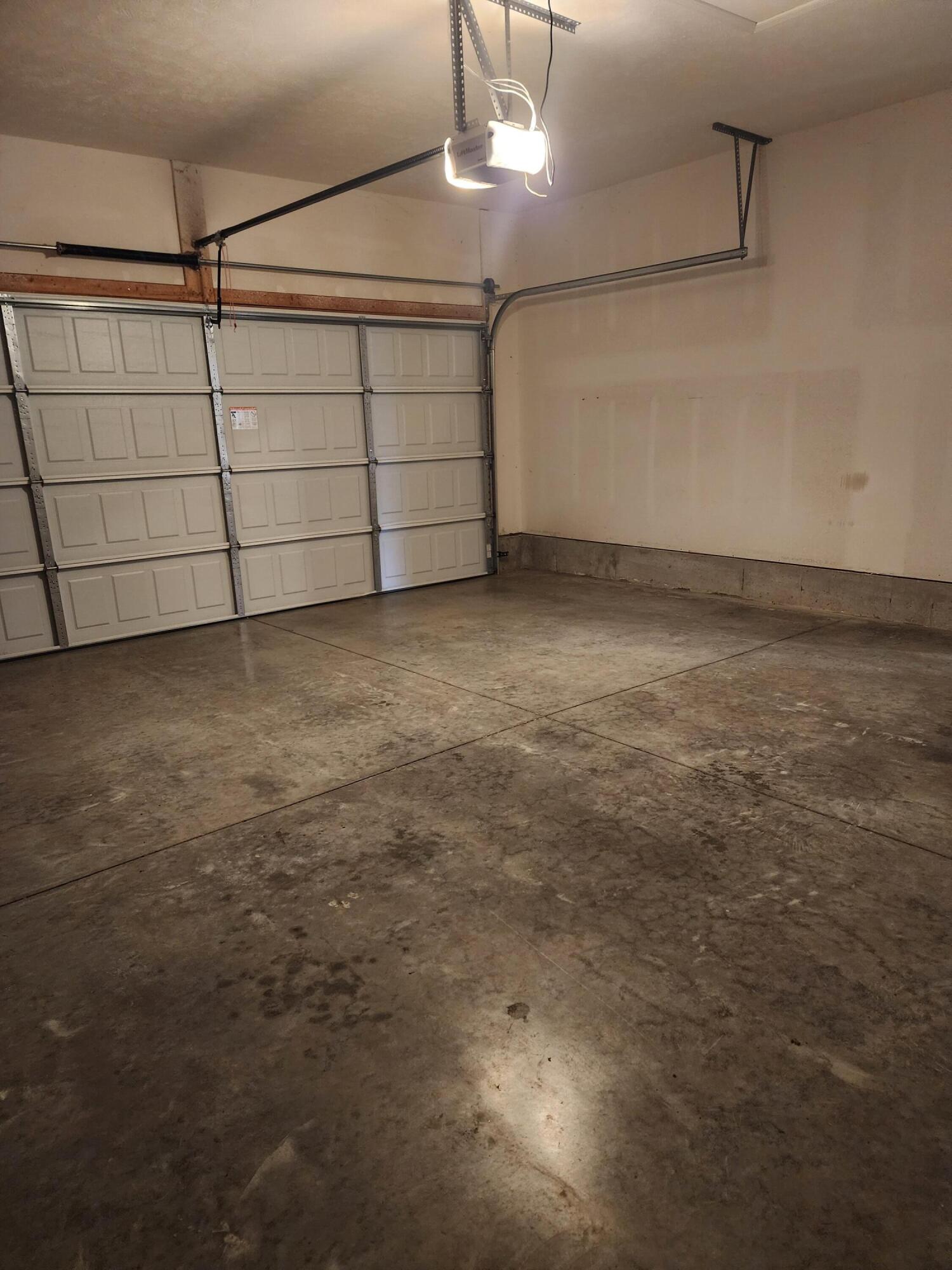 1295 South Whitaker Avenue Property Photo 26