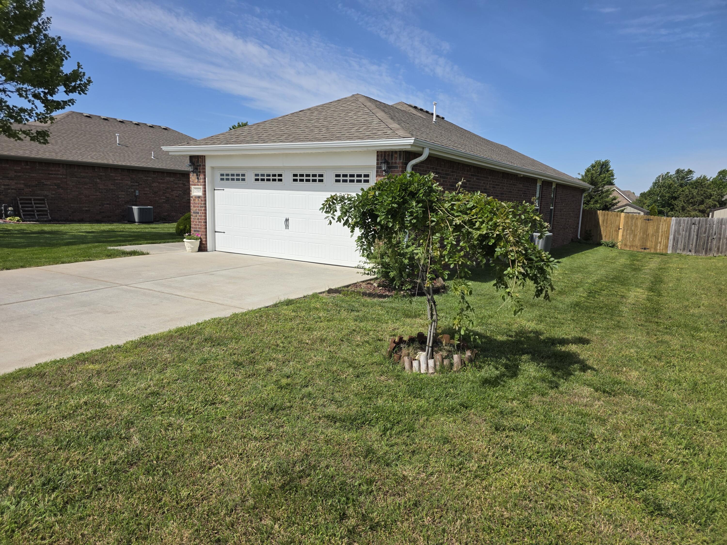 2505 South River Street Property Photo 6