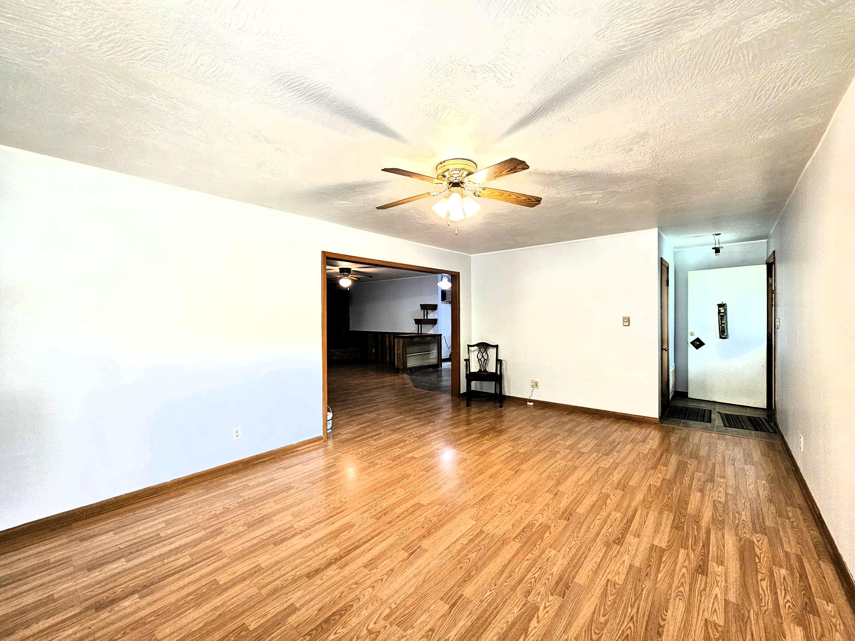 2229 North Kellett Avenue Property Photo 8