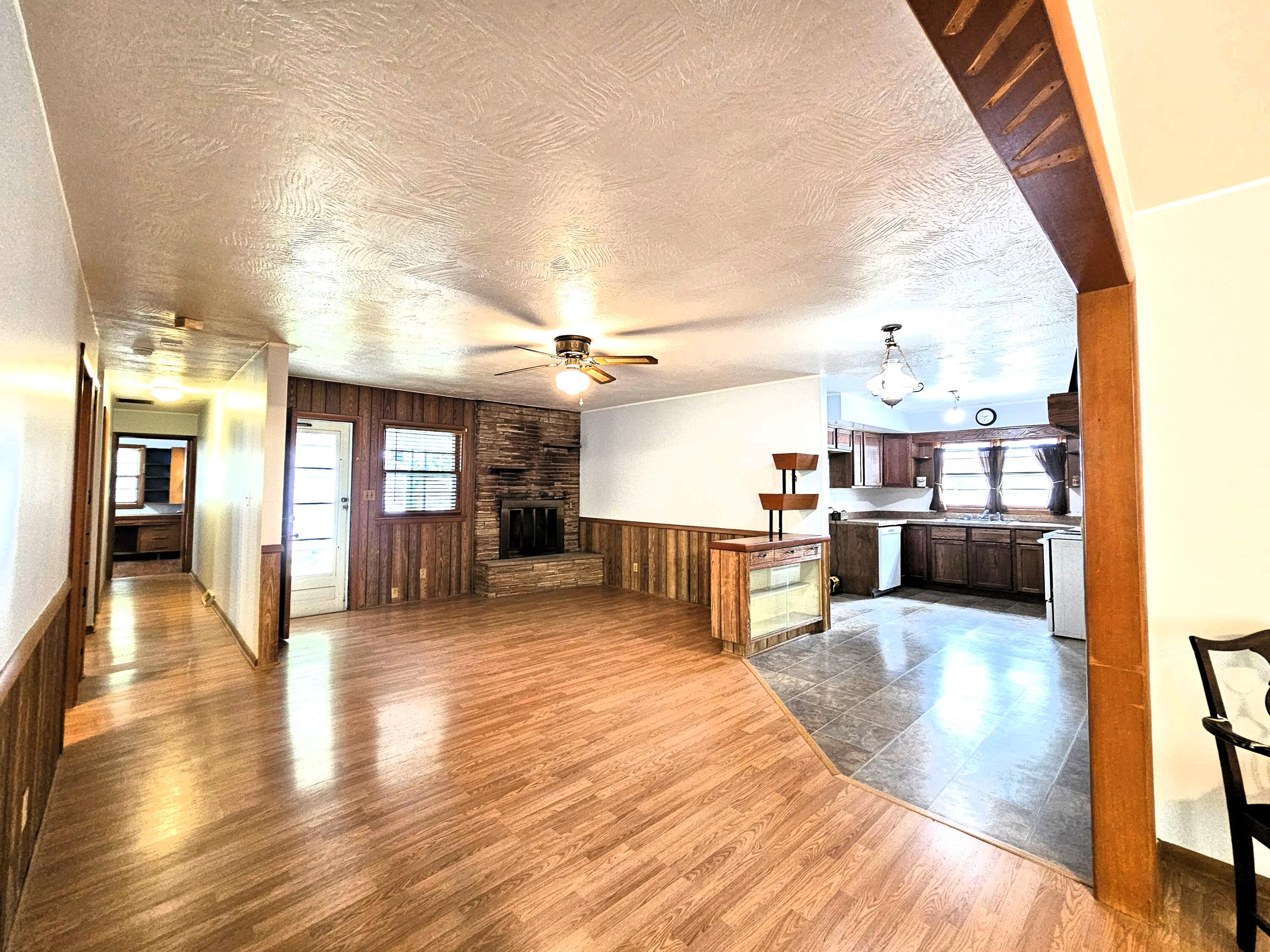 2229 North Kellett Avenue Property Photo 10