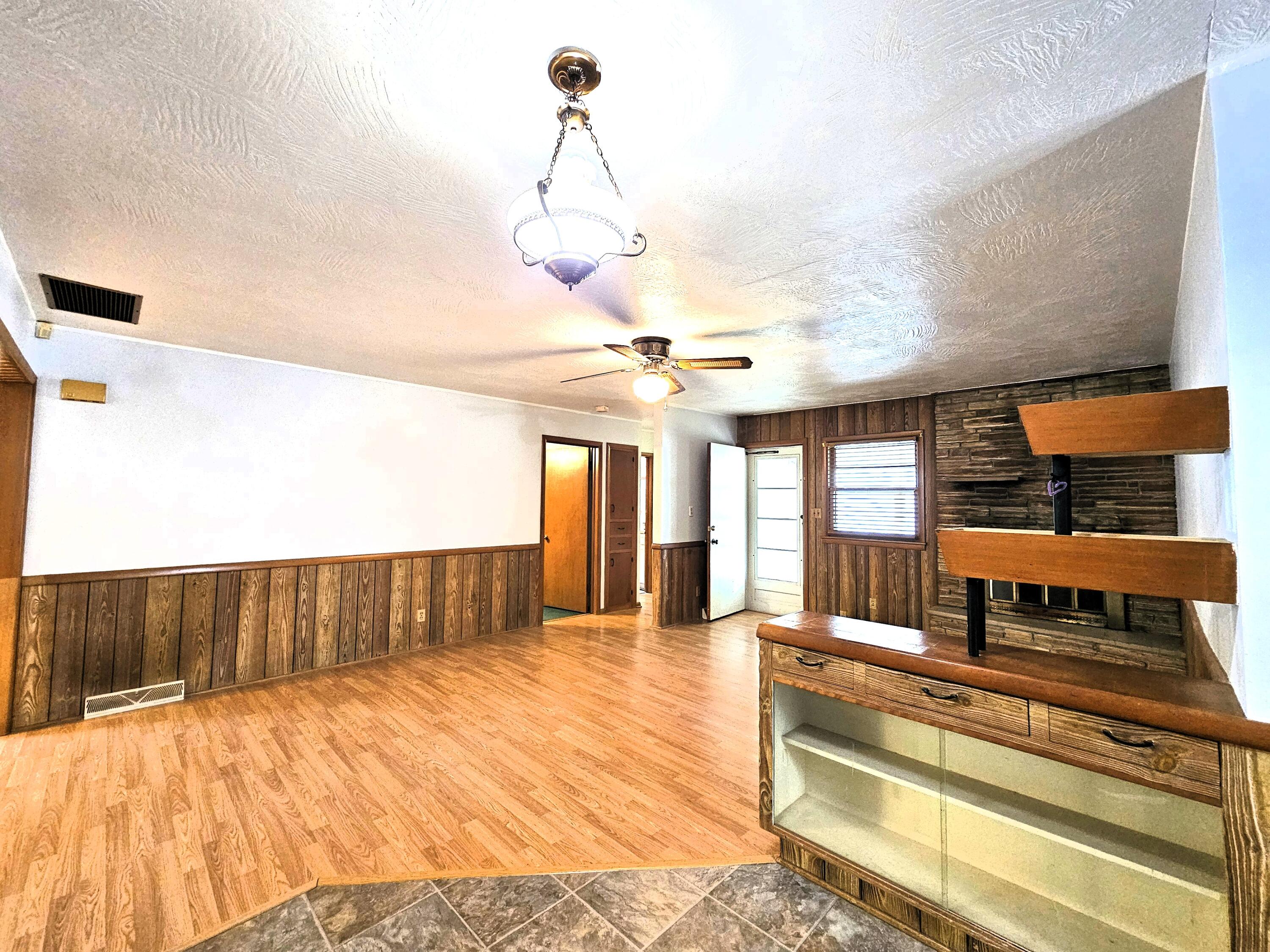 2229 North Kellett Avenue Property Photo 12