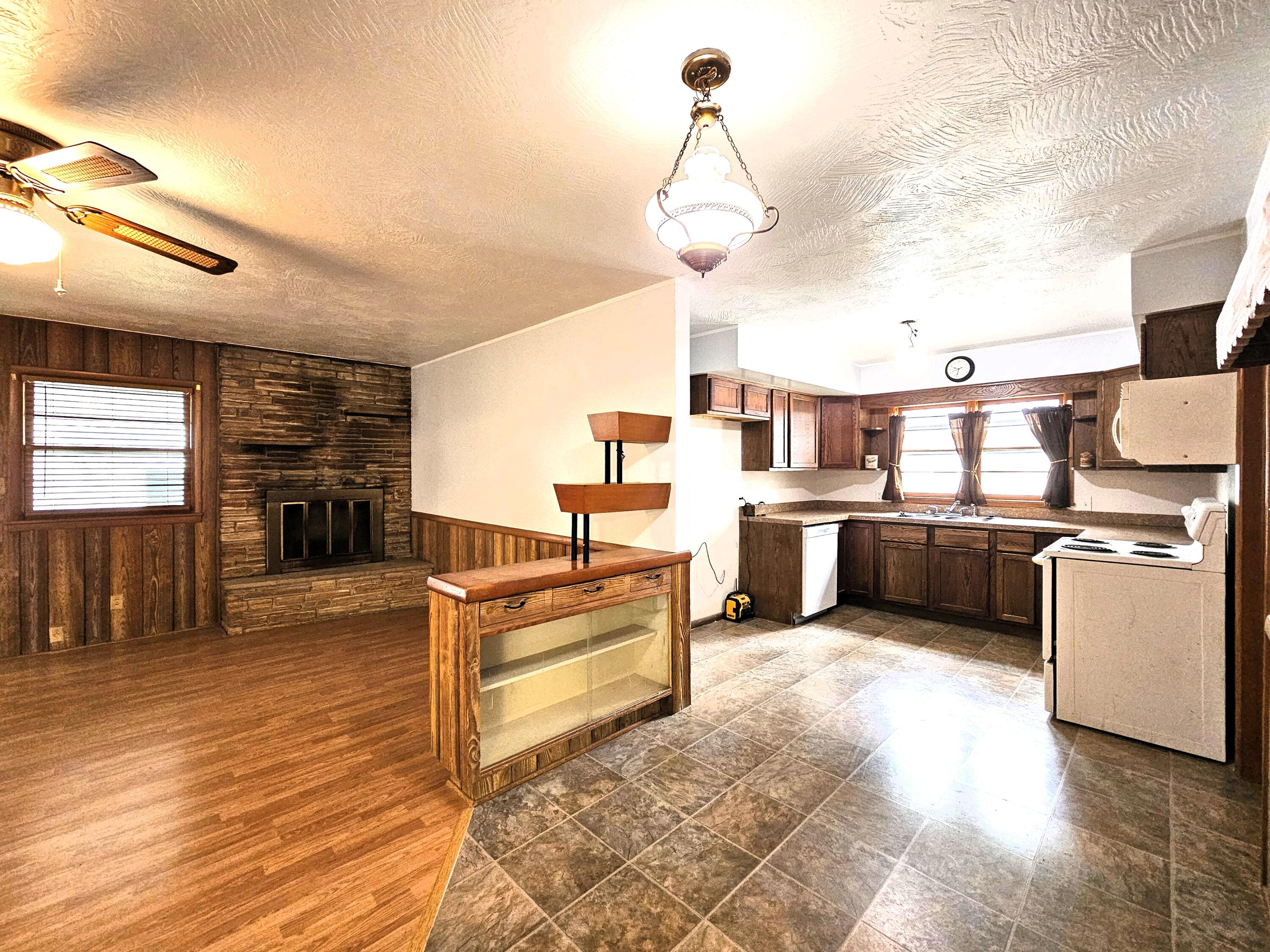 2229 North Kellett Avenue Property Photo 15