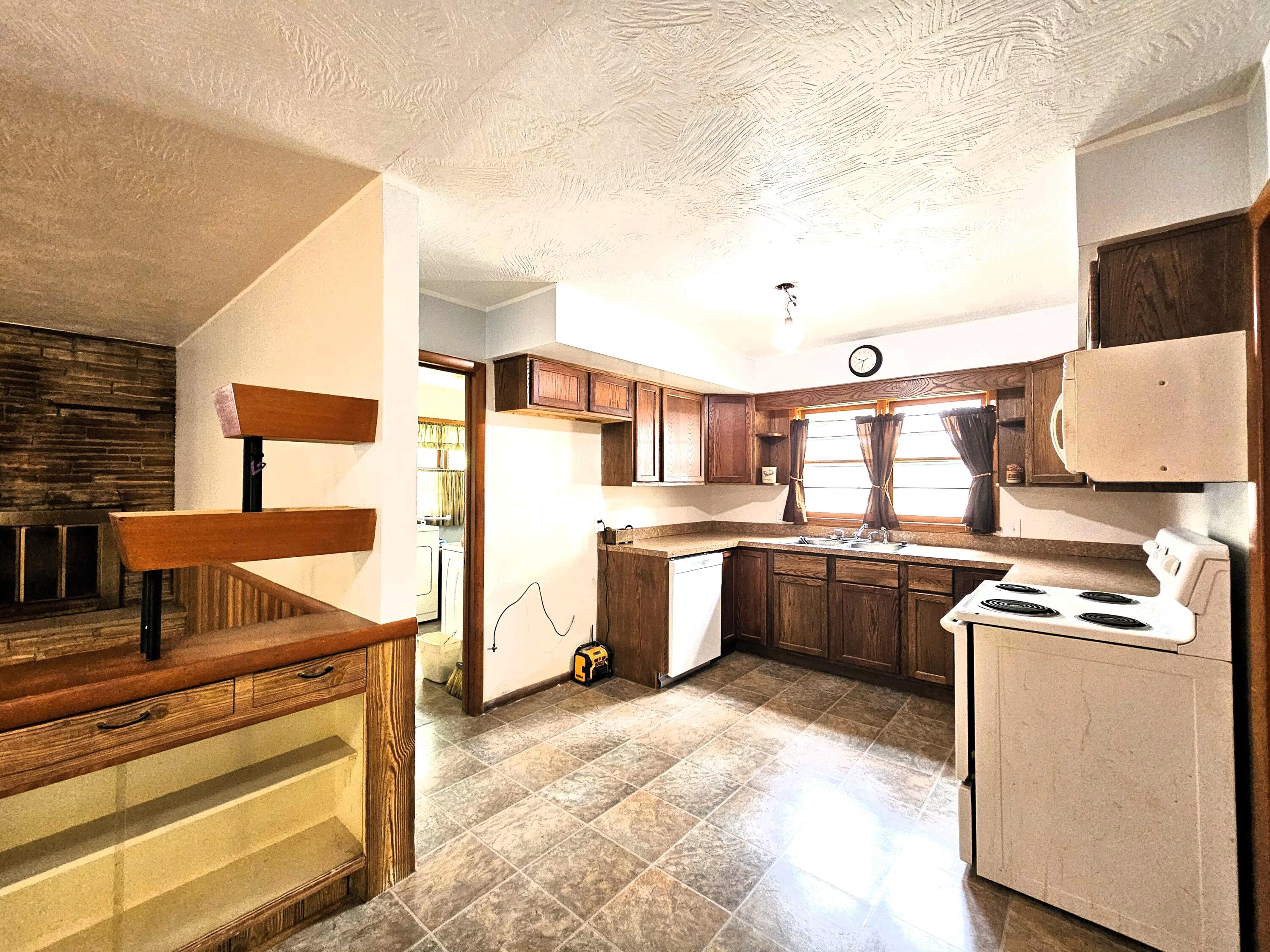 2229 North Kellett Avenue Property Photo 16