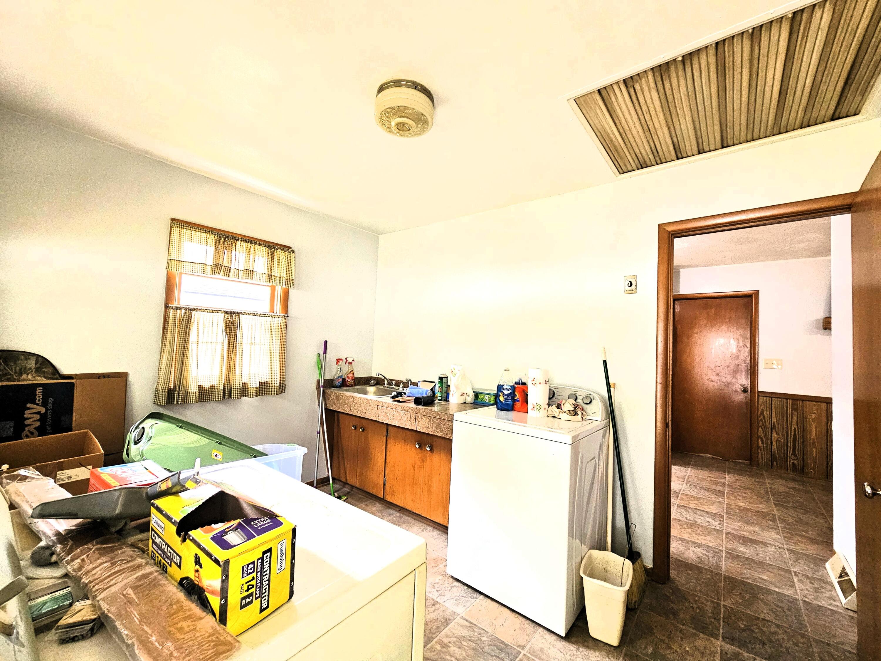 2229 North Kellett Avenue Property Photo 25