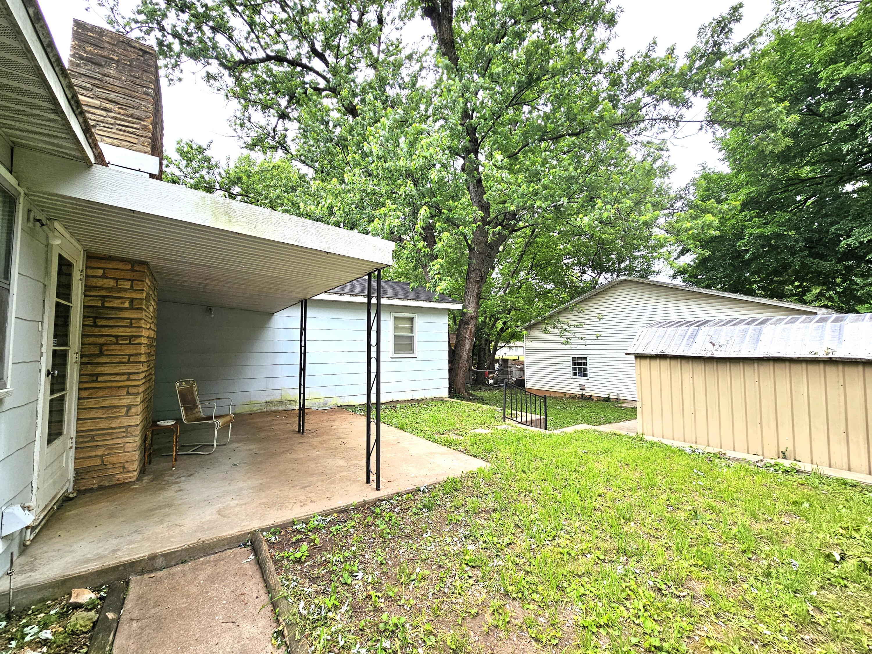 2229 North Kellett Avenue Property Photo 26