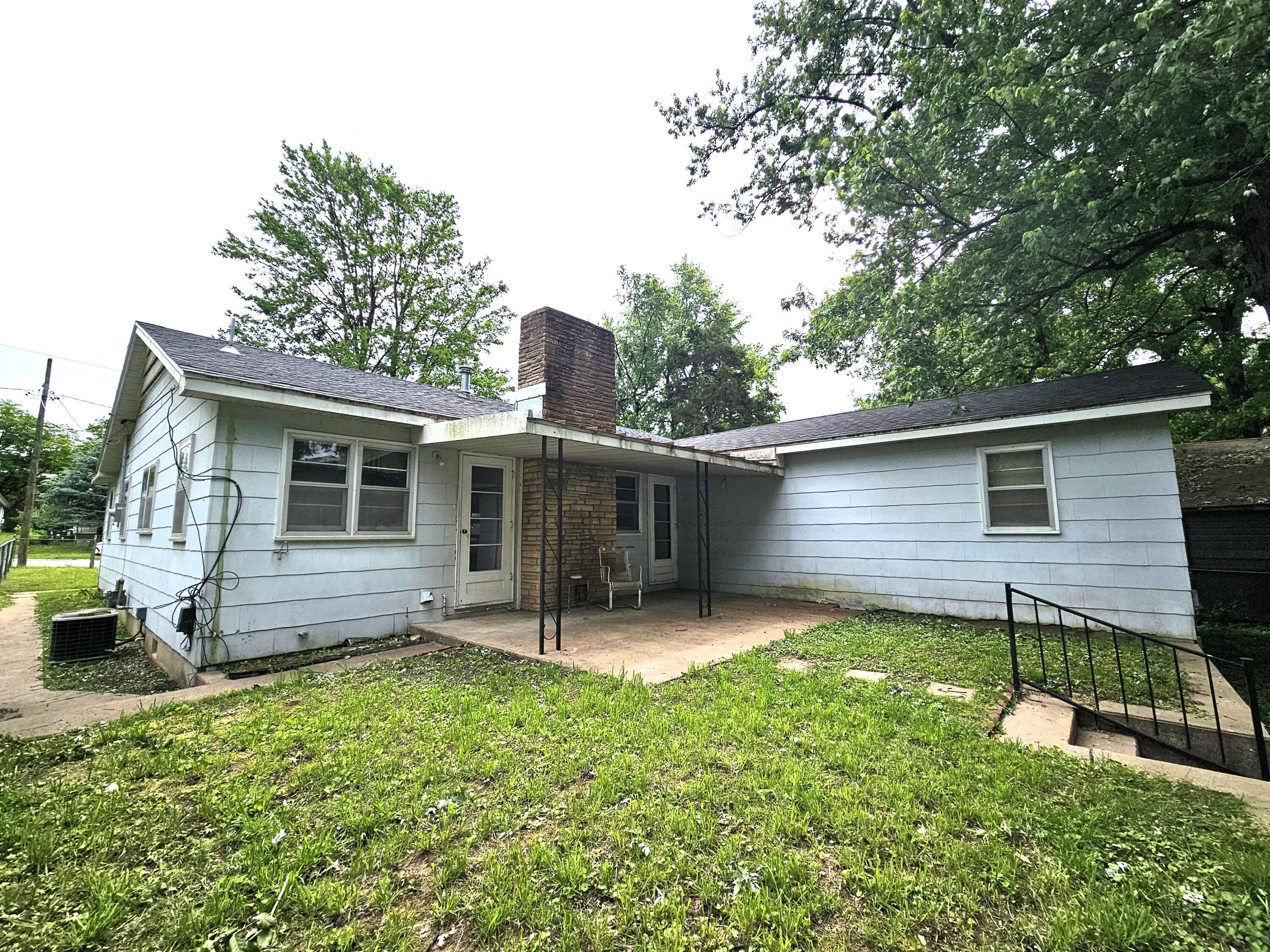 2229 North Kellett Avenue Property Photo 29