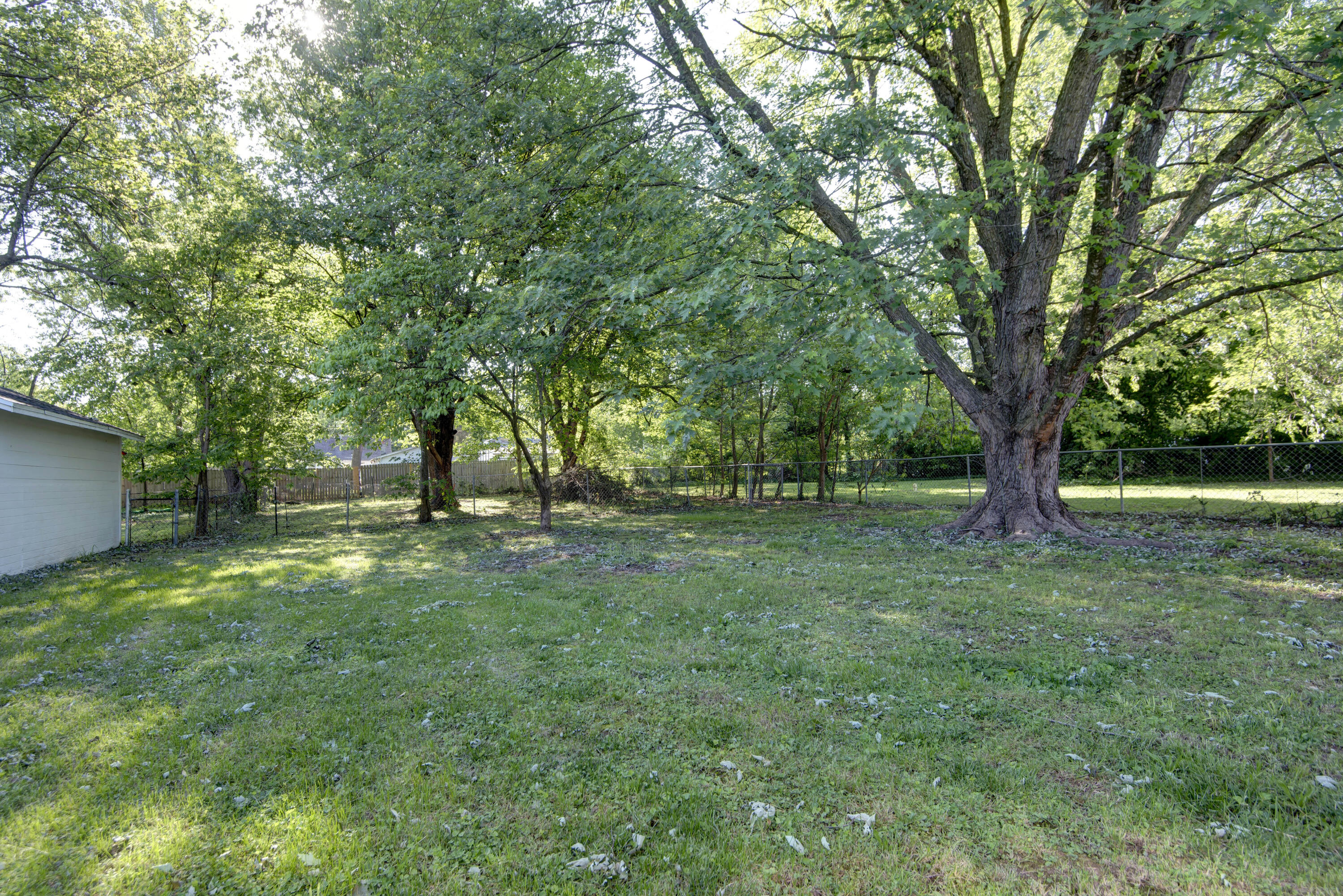 626 North Forest Avenue Property Photo 4