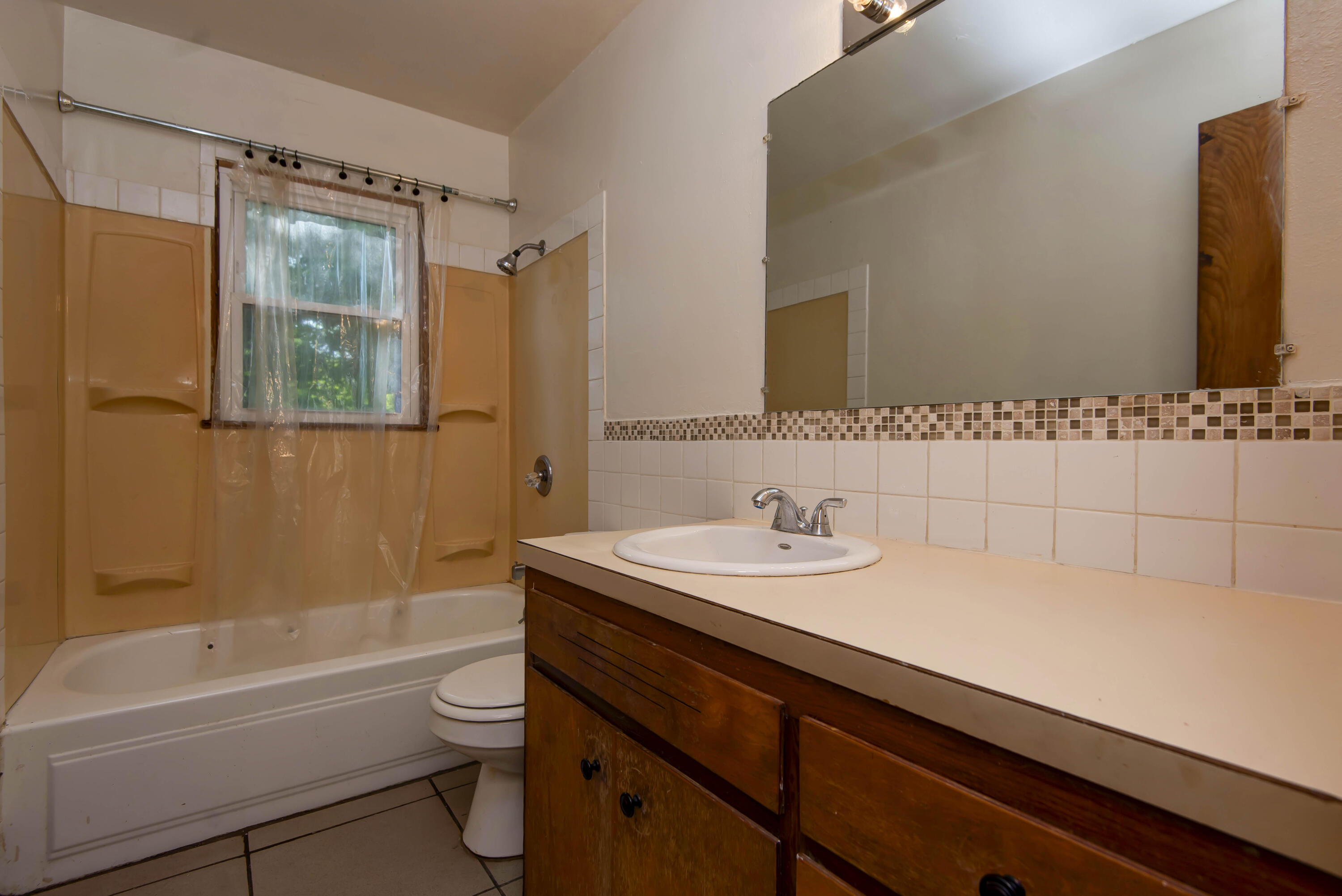 626 North Forest Avenue Property Photo 12