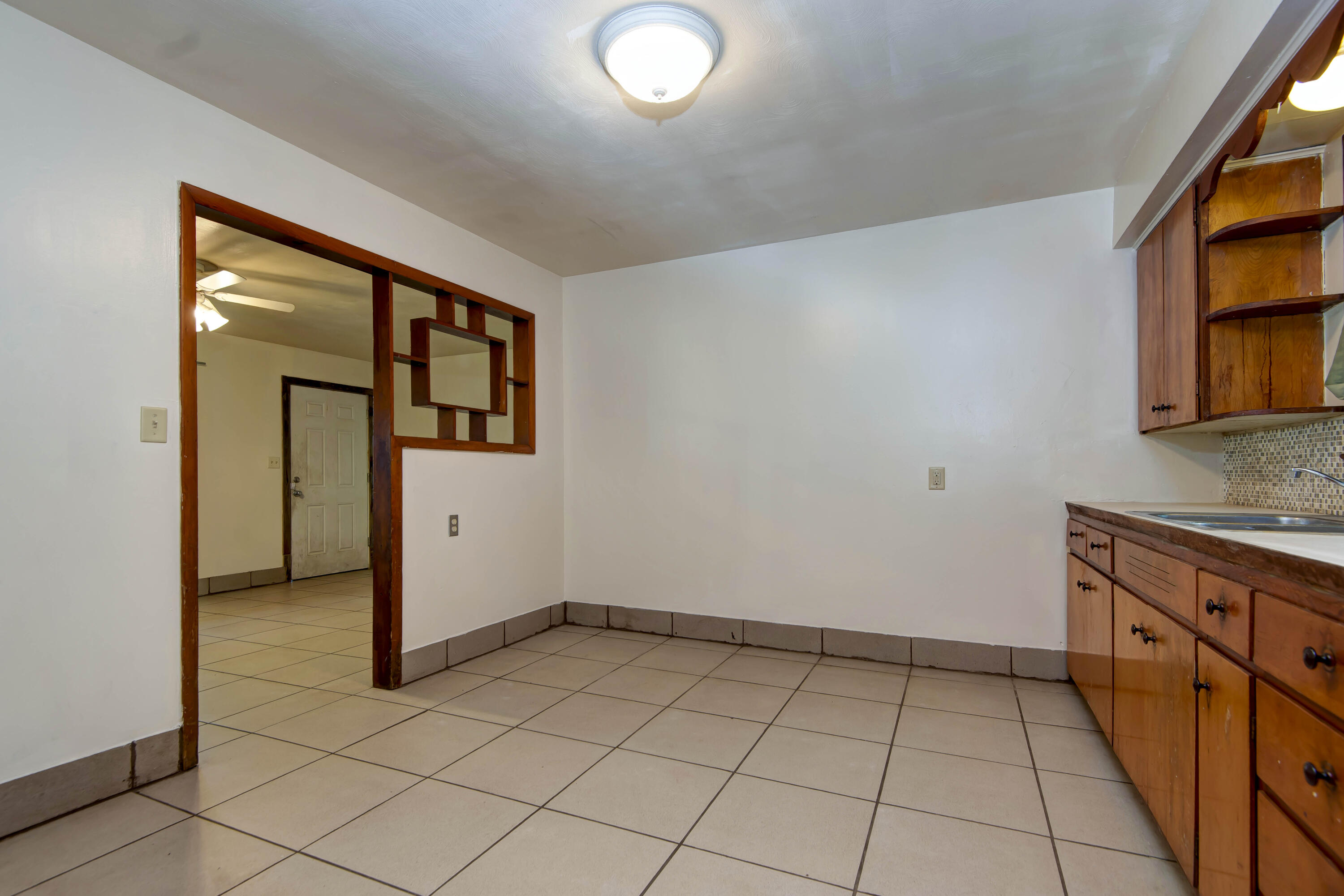 626 North Forest Avenue Property Photo 13