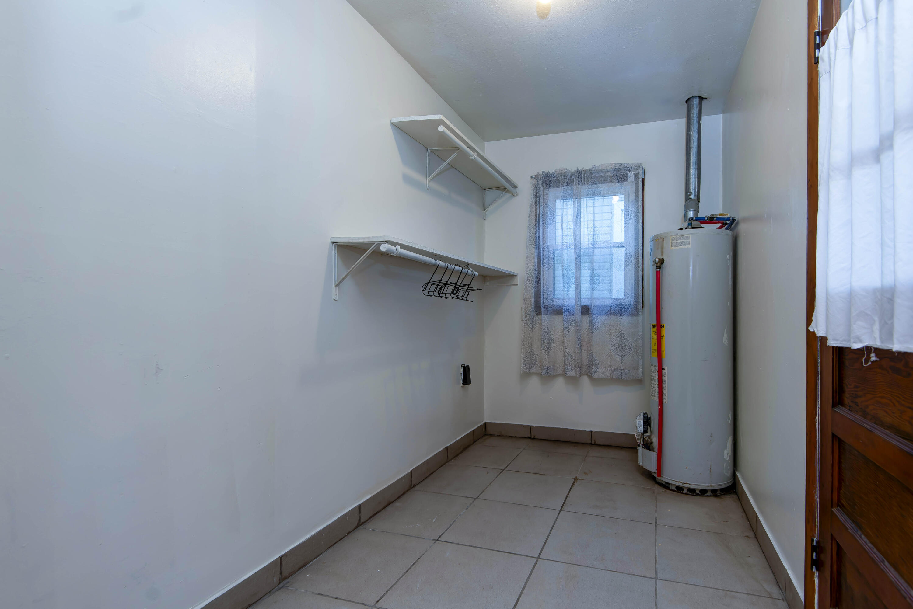 626 North Forest Avenue Property Photo 14