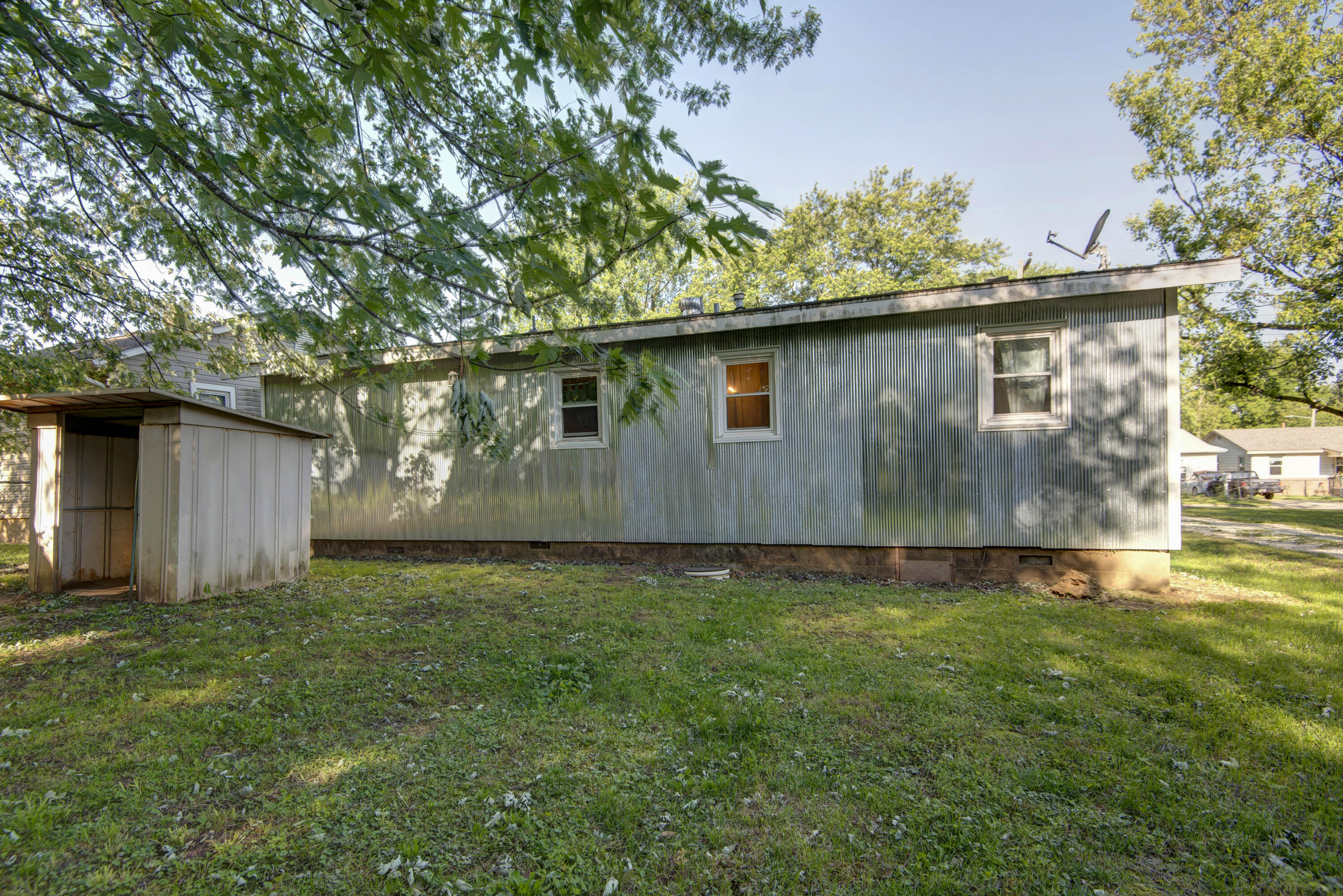 626 North Forest Avenue Property Photo 17