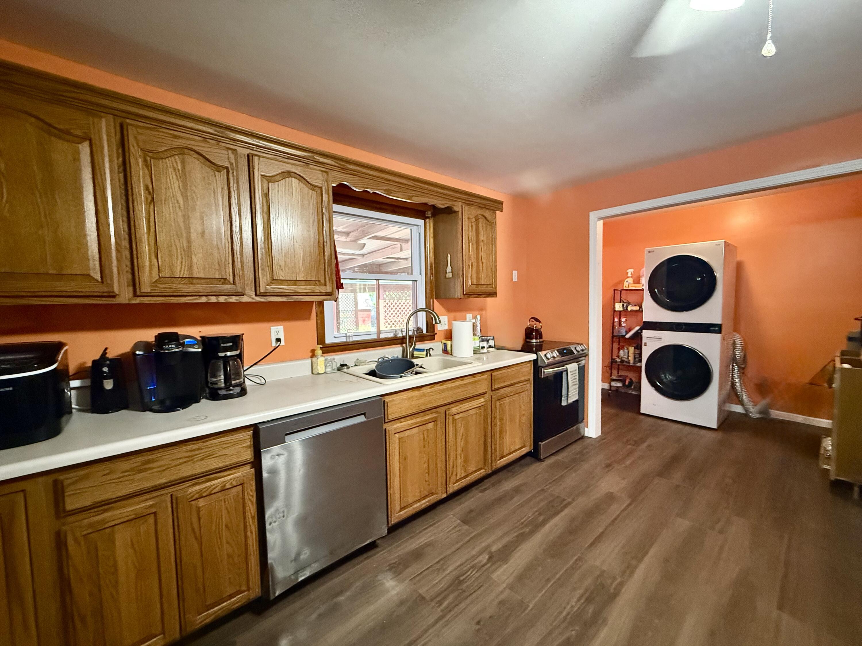 1126 East Crest Drive Property Photo 10