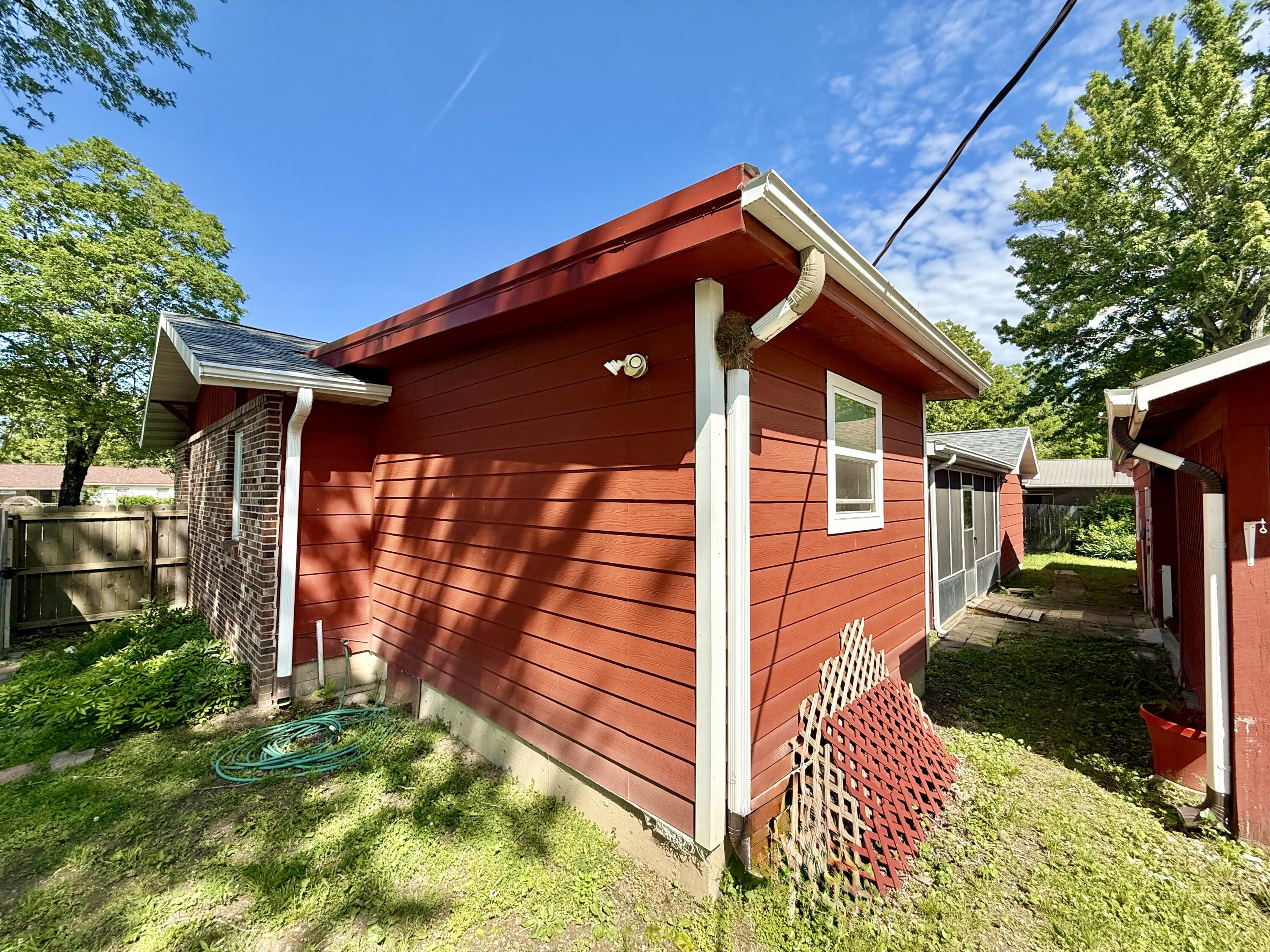 1126 East Crest Drive Property Photo 26