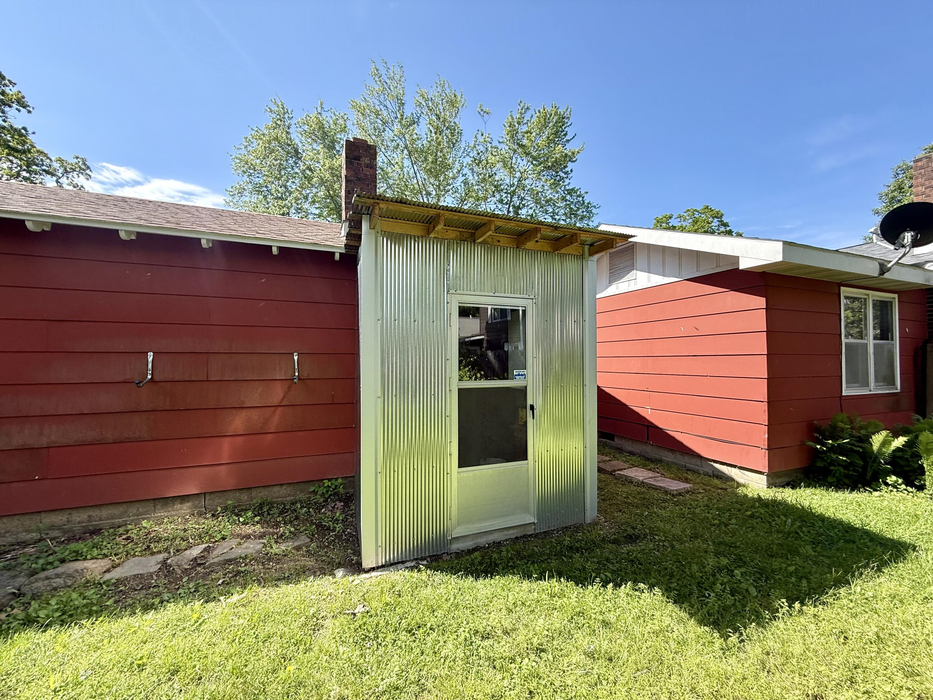 1126 East Crest Drive Property Photo 37