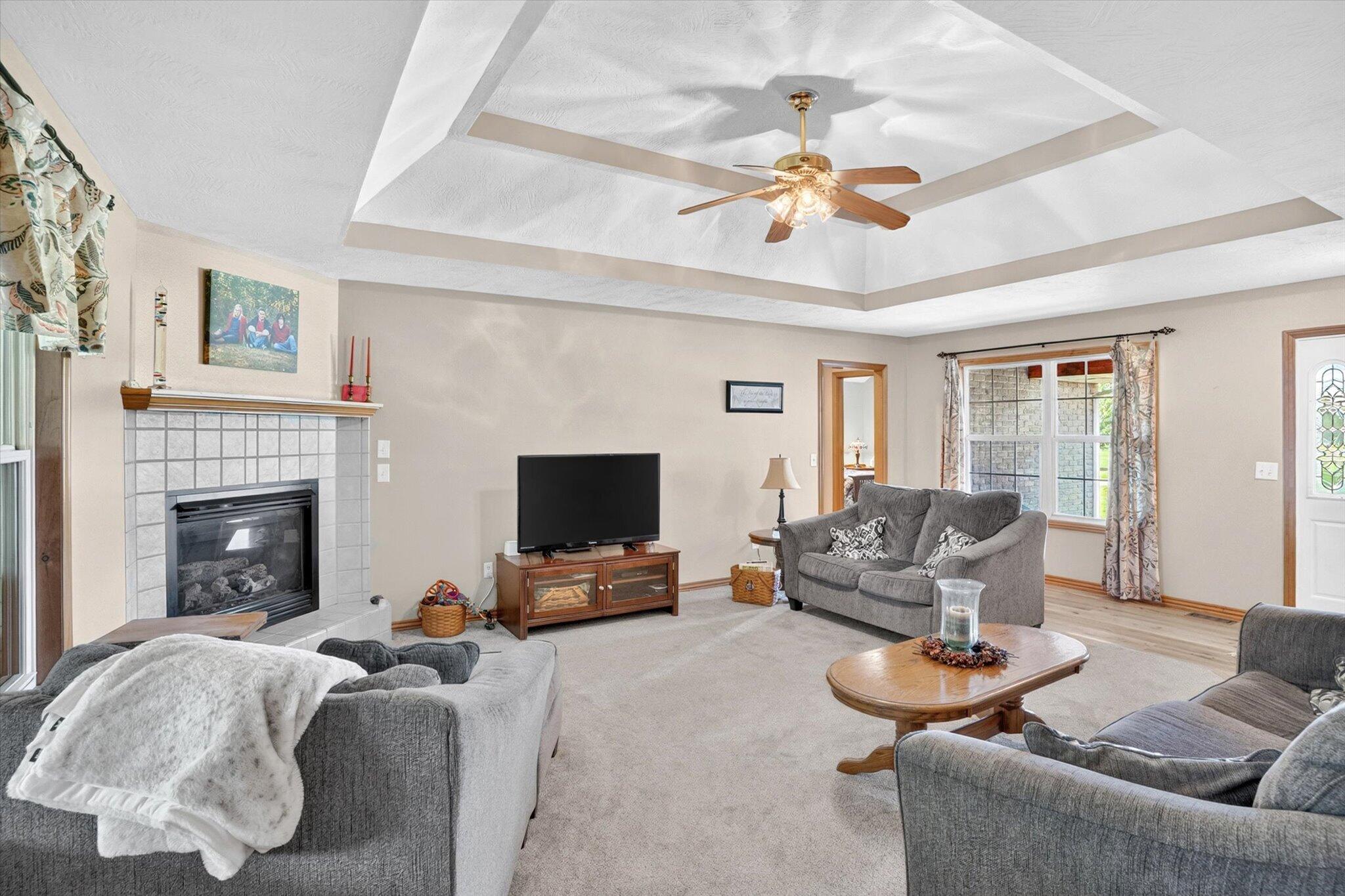 300 Alice Place Property Photo 7