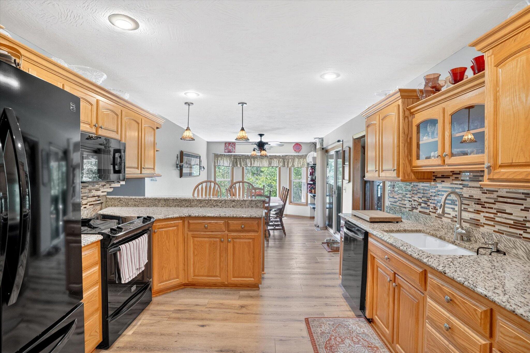 300 Alice Place Property Photo 11