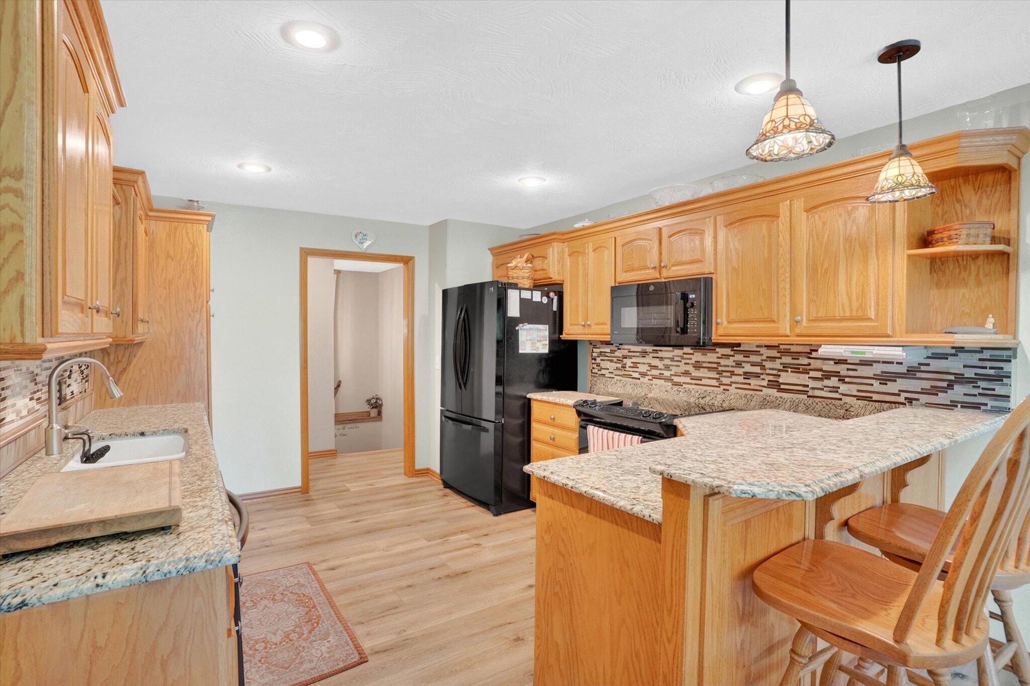 300 Alice Place Property Photo 12
