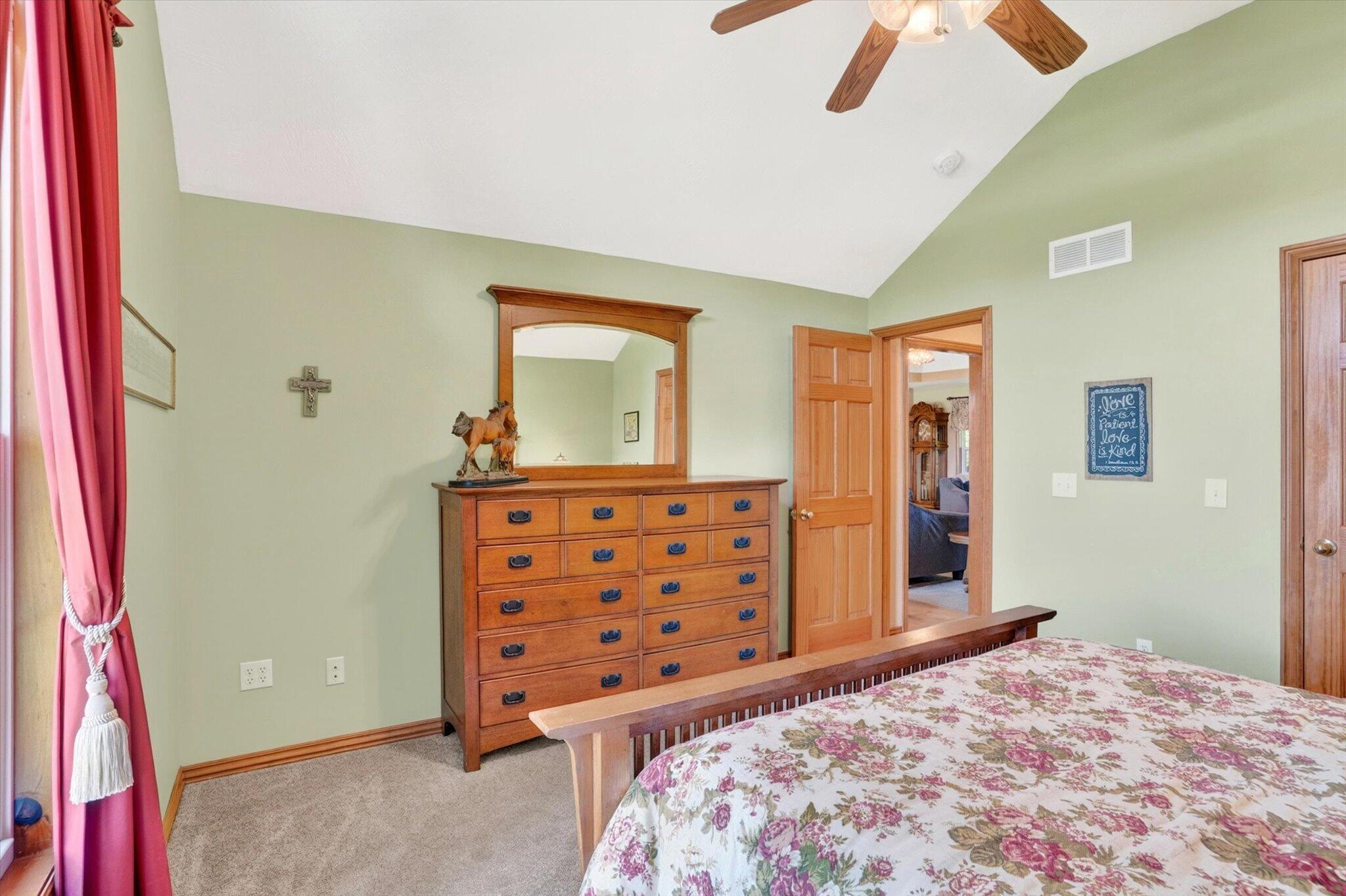 300 Alice Place Property Photo 22