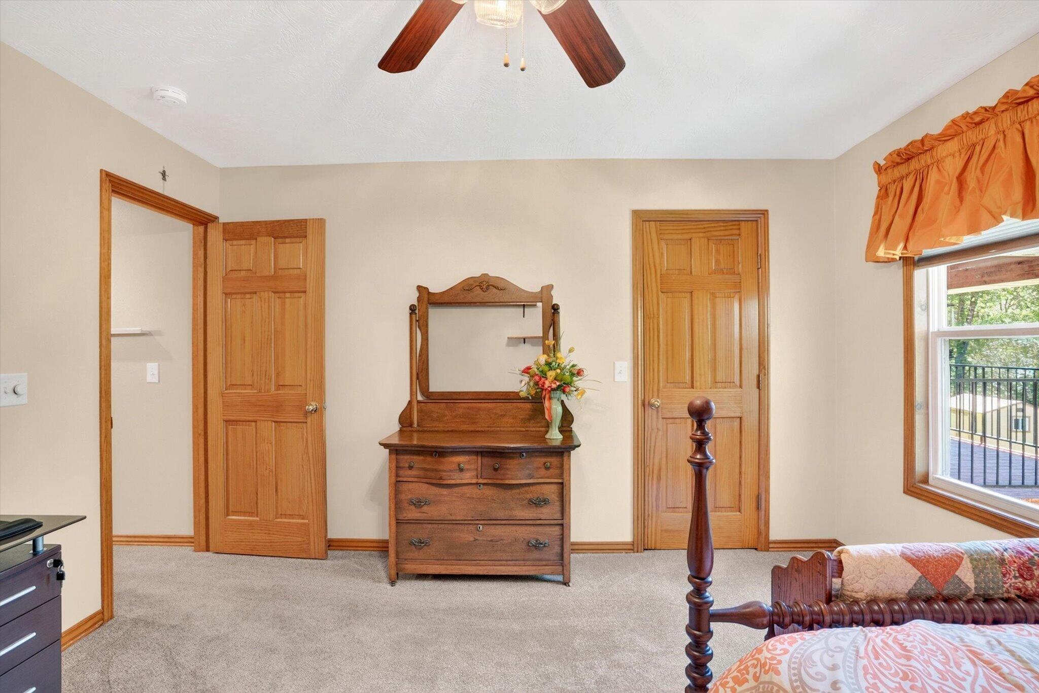 300 Alice Place Property Photo 25