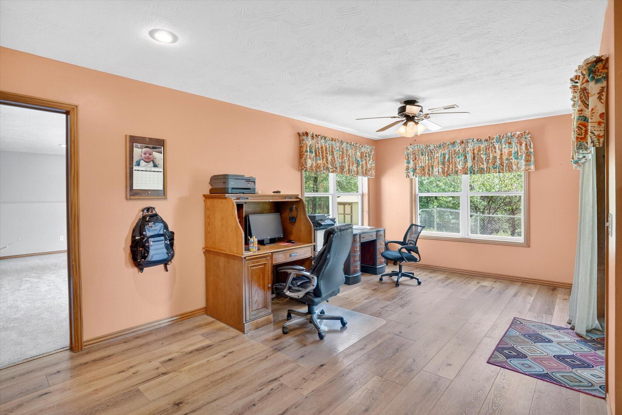 300 Alice Place Property Photo 28