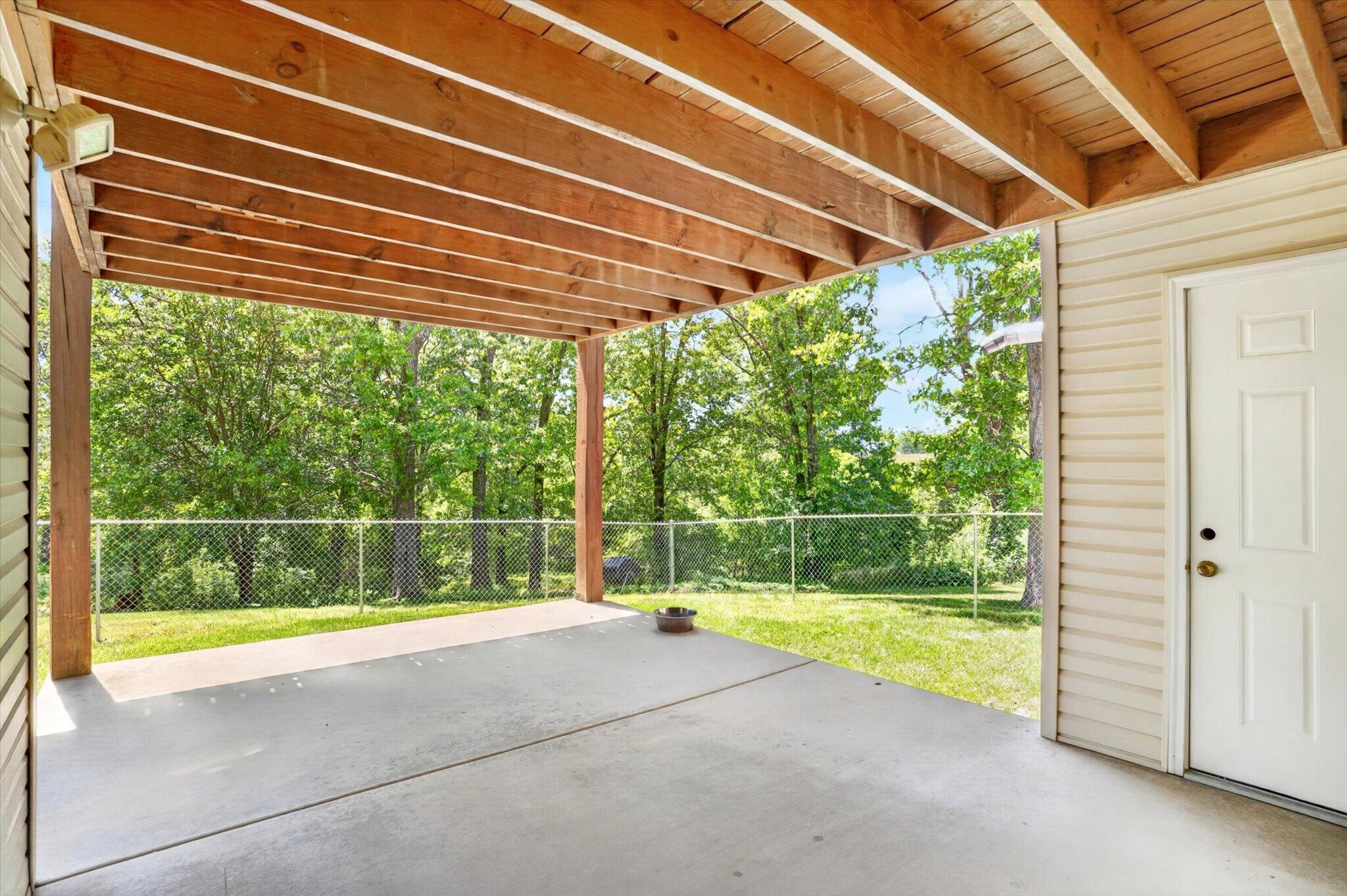 300 Alice Place Property Photo 36