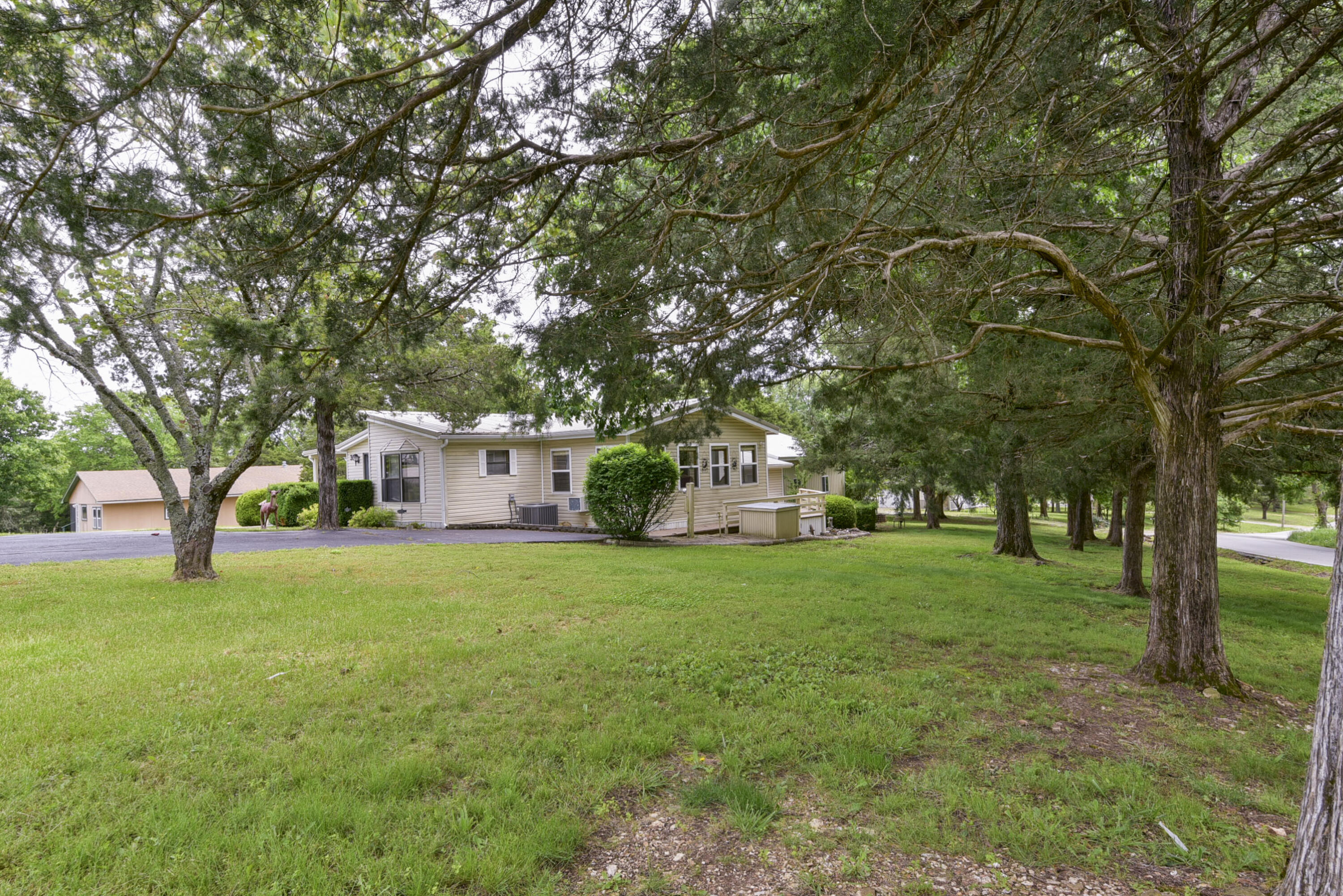 32 Ledgestone Road Property Photo 7