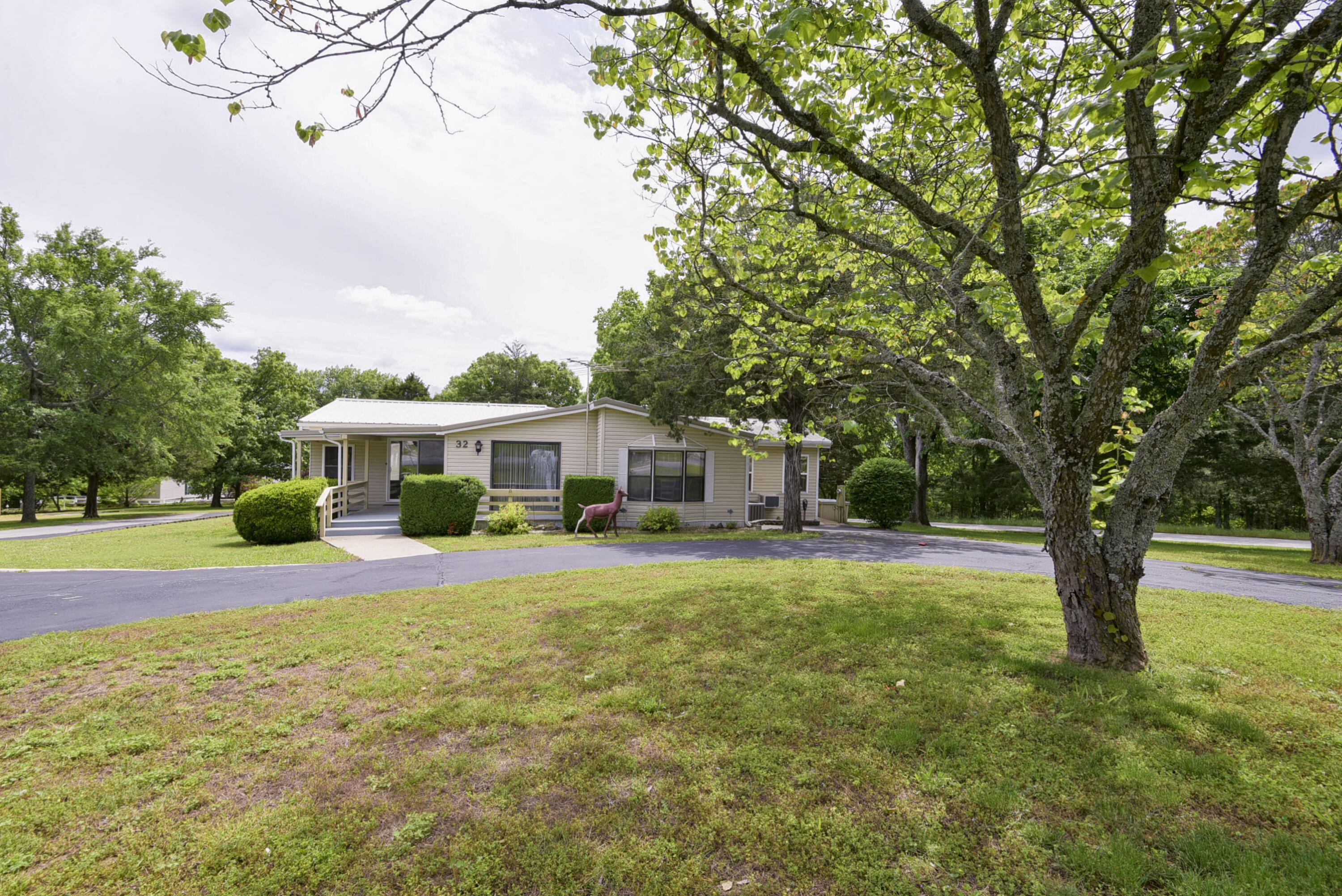 32 Ledgestone Road Property Photo 8