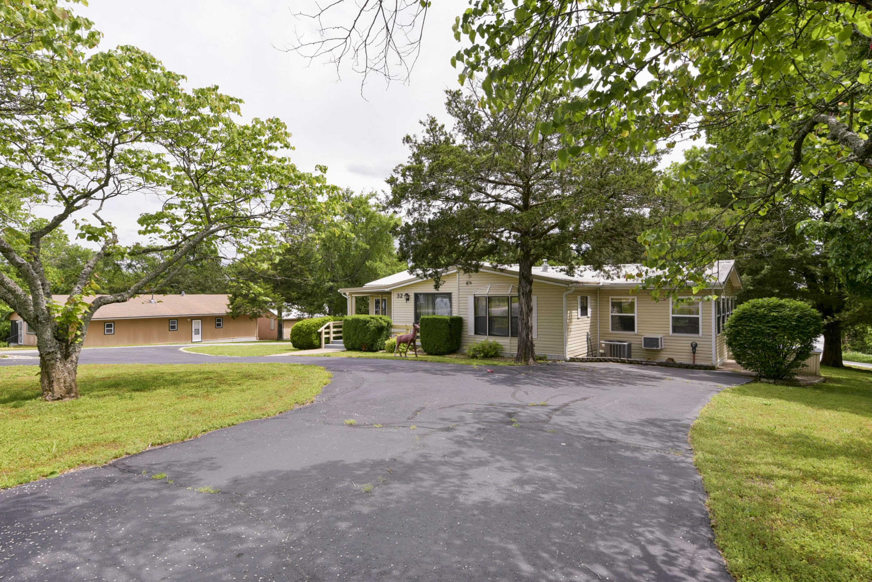 32 Ledgestone Road Property Photo 9