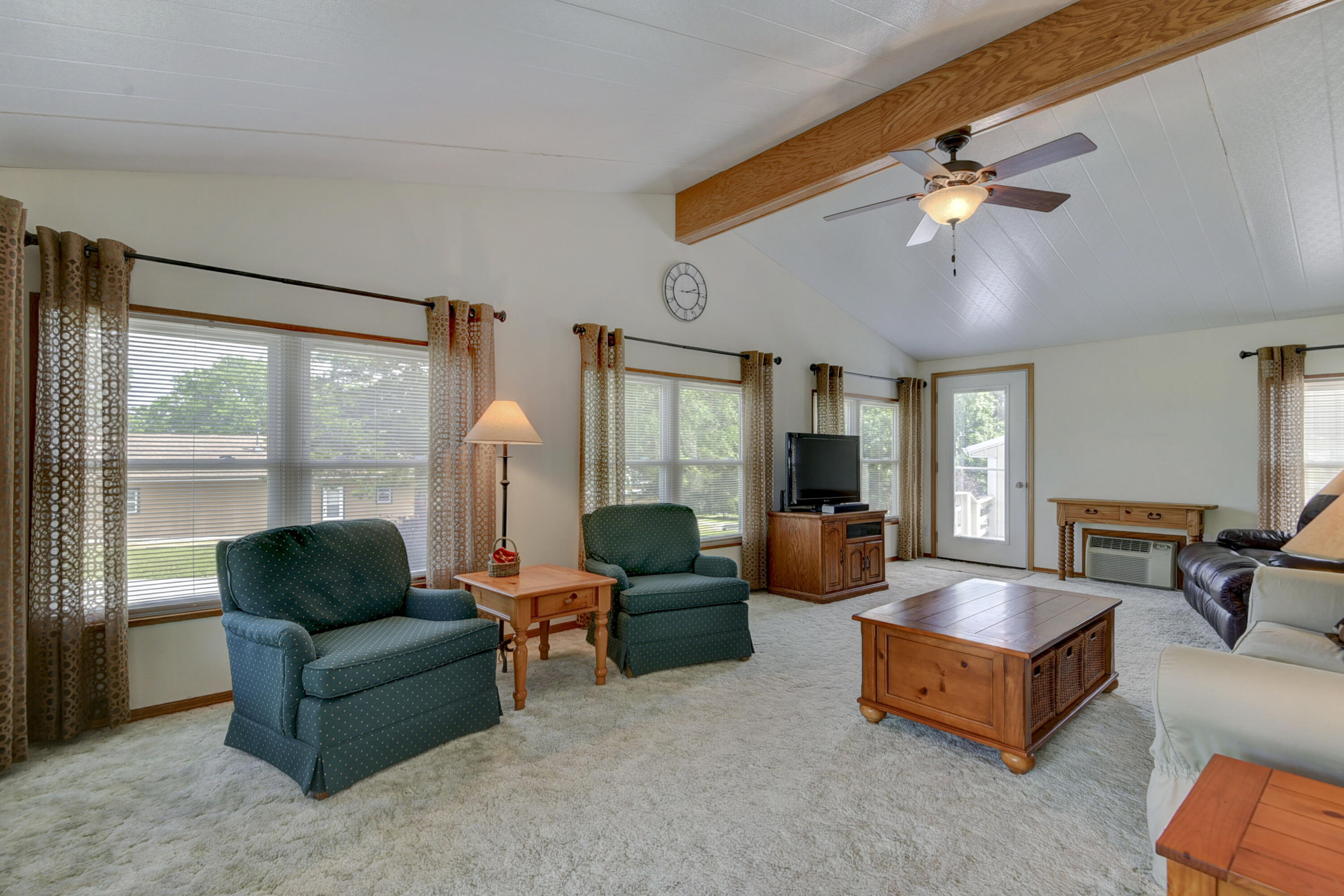 32 Ledgestone Road Property Photo 11