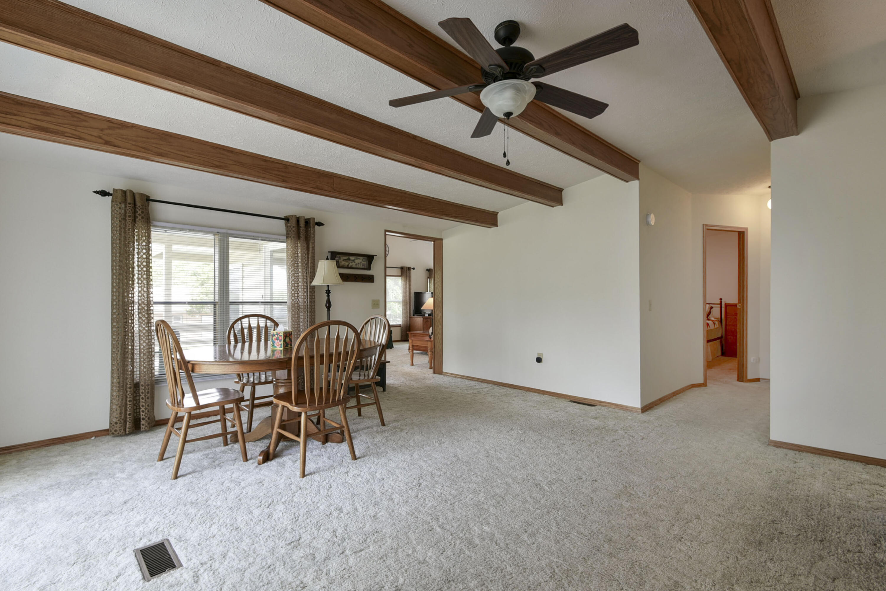 32 Ledgestone Road Property Photo 16