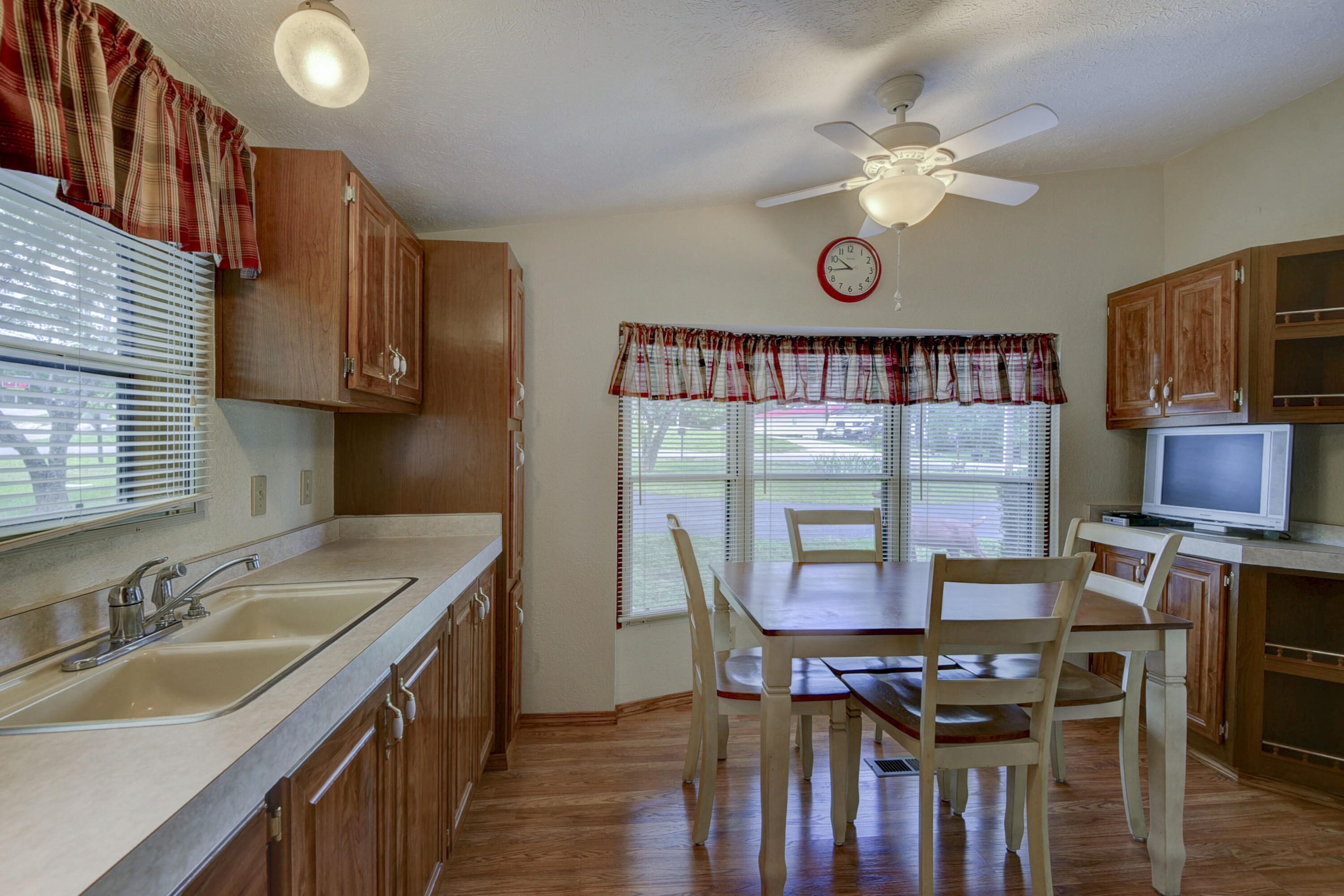 32 Ledgestone Road Property Photo 19