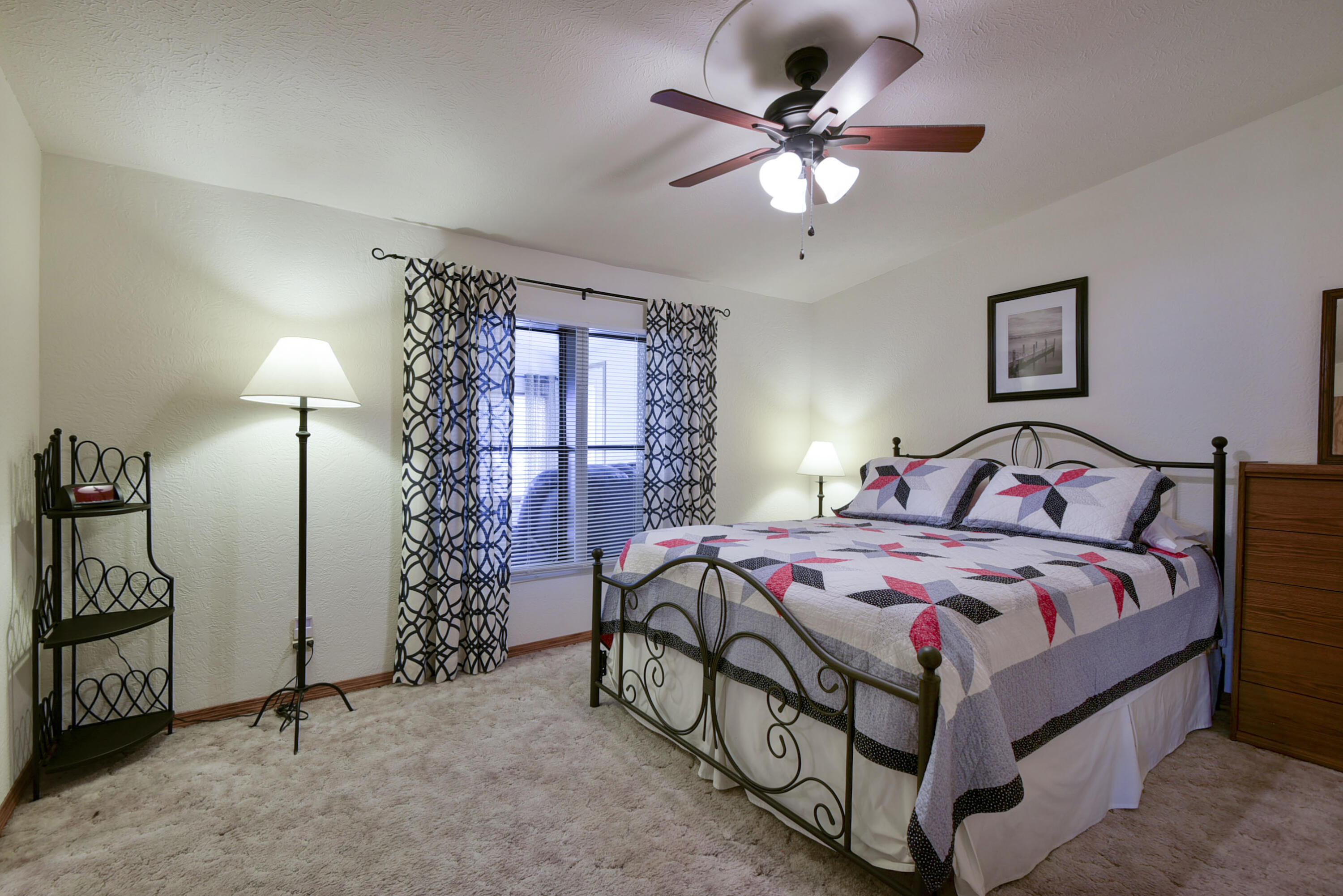 32 Ledgestone Road Property Photo 25