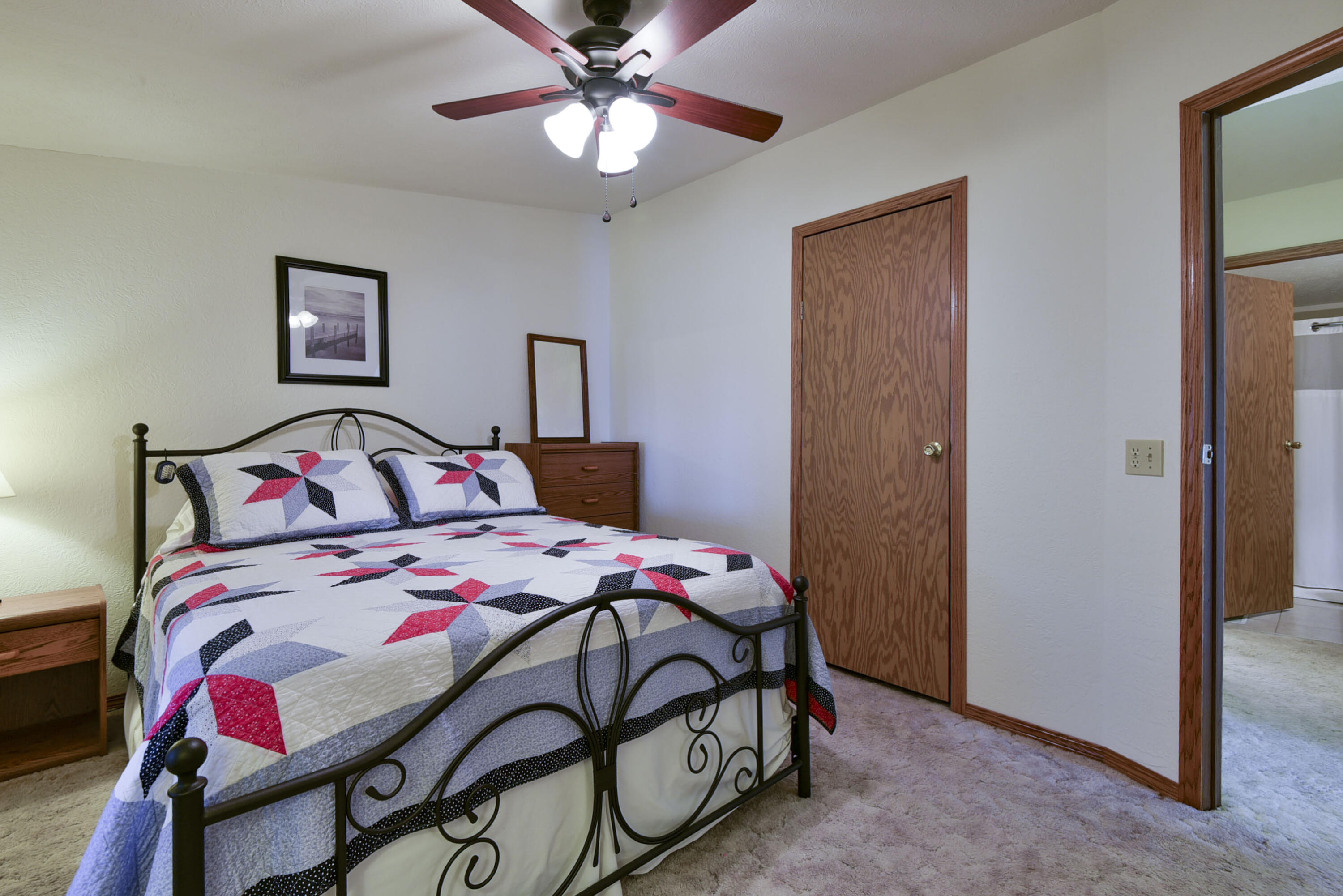 32 Ledgestone Road Property Photo 27